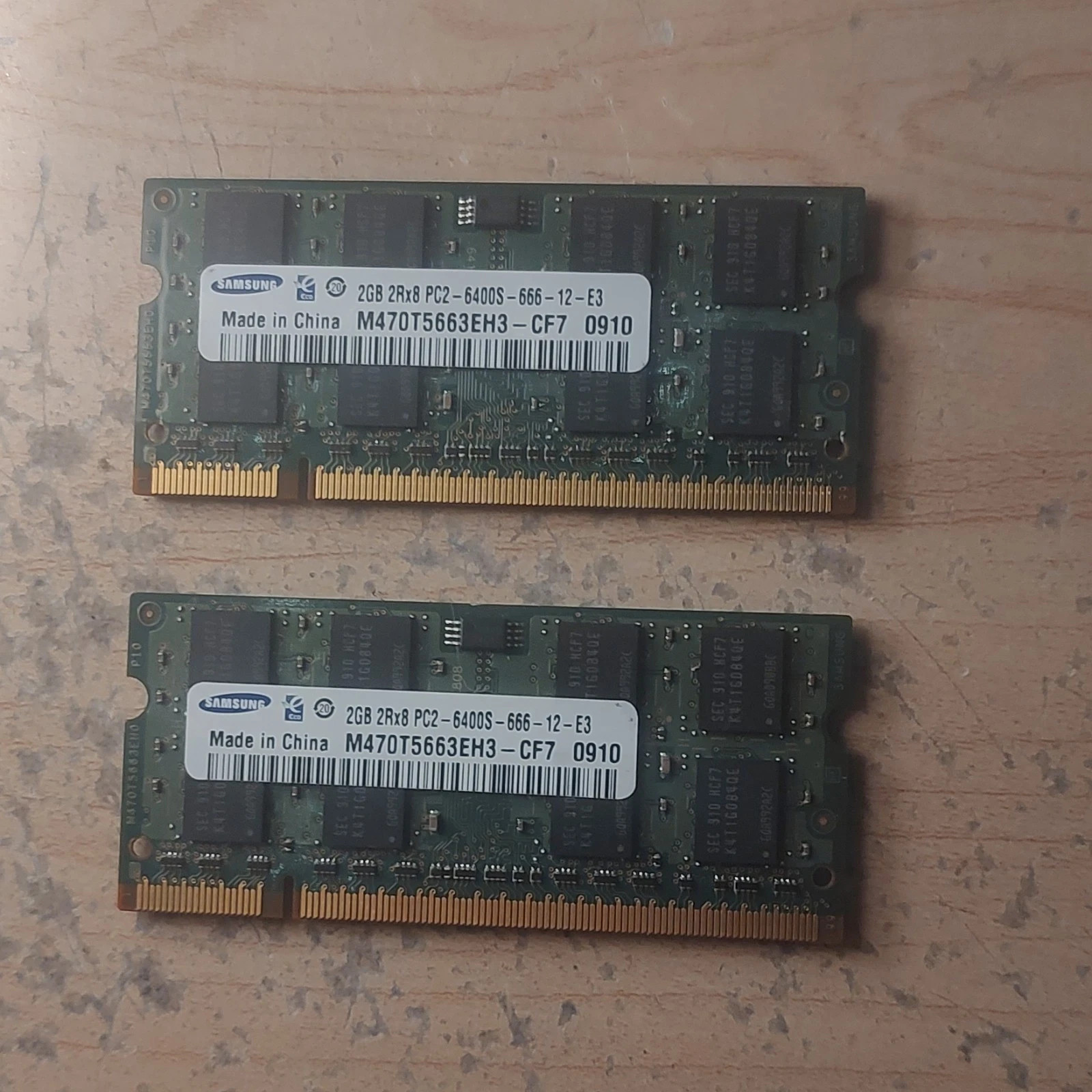 Samsung 4GB DDR2 2x2 SO-DIMM PC2-6400S 200-Pin Laptop RAM M470T5663EH3-CF7