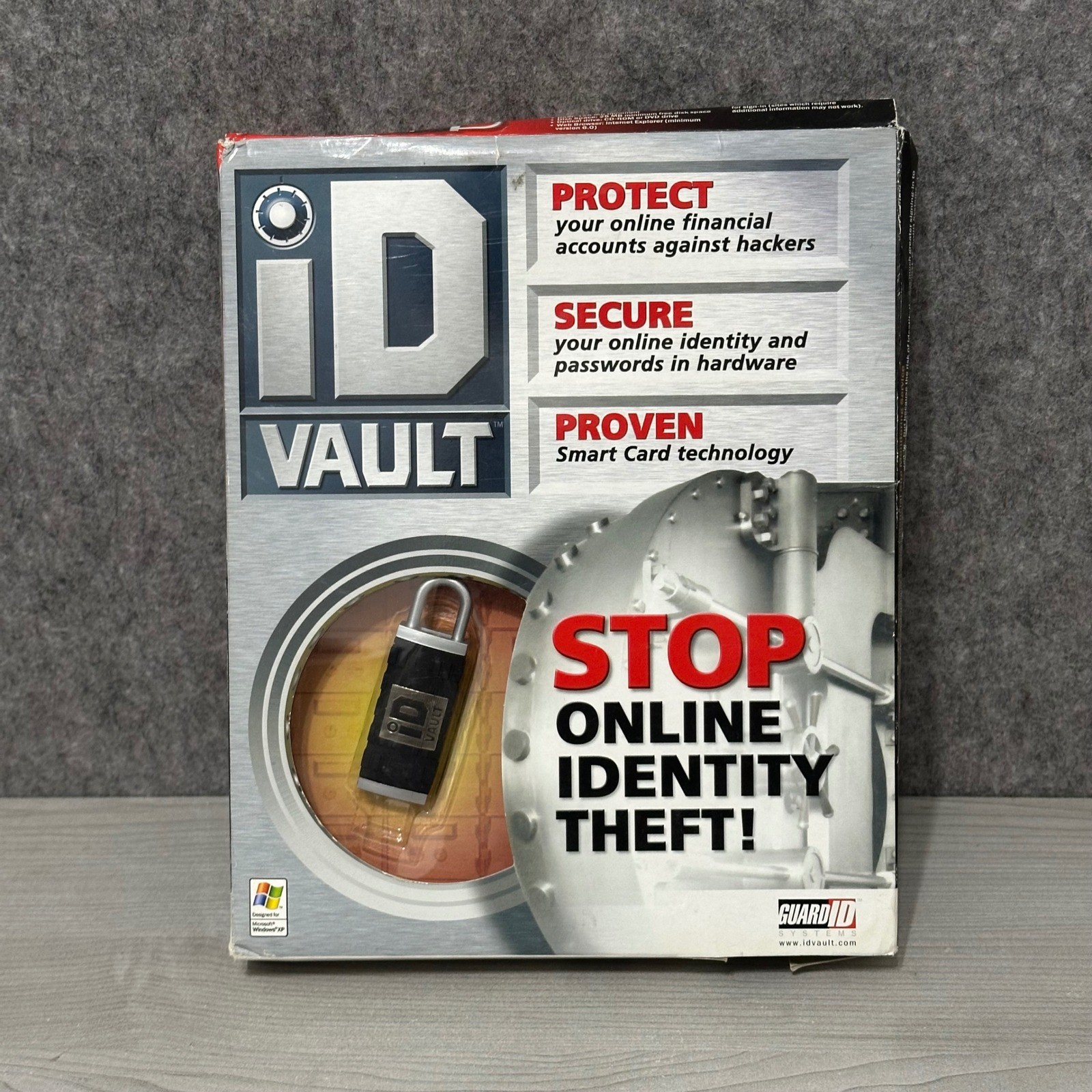 ID Vault Secure Smart Card Technology Protects Against Online Identity Theft