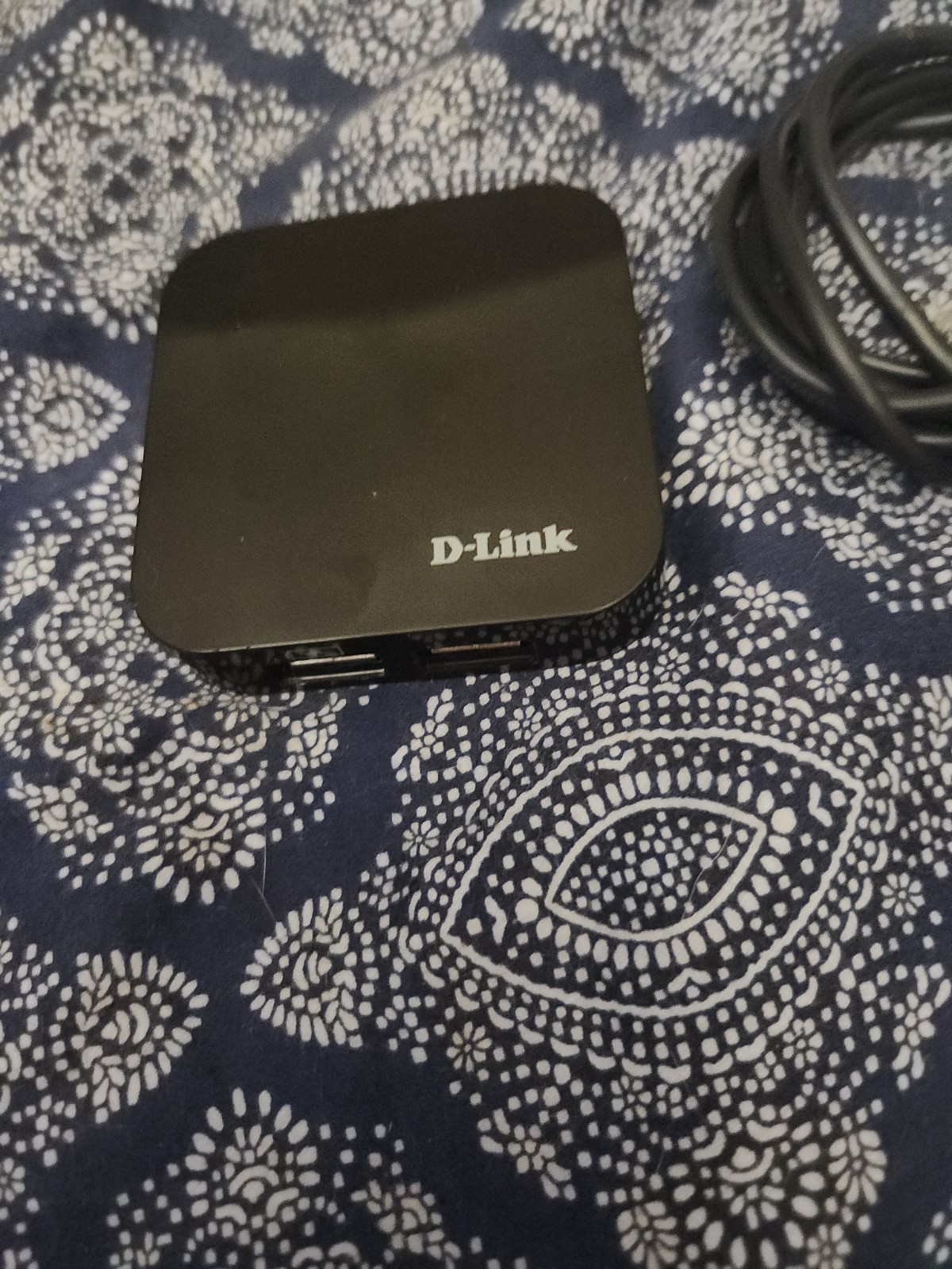 DLINK 4-port USB 2.0 expansion hub  BRAND NEW FOR LAPTOP/PC