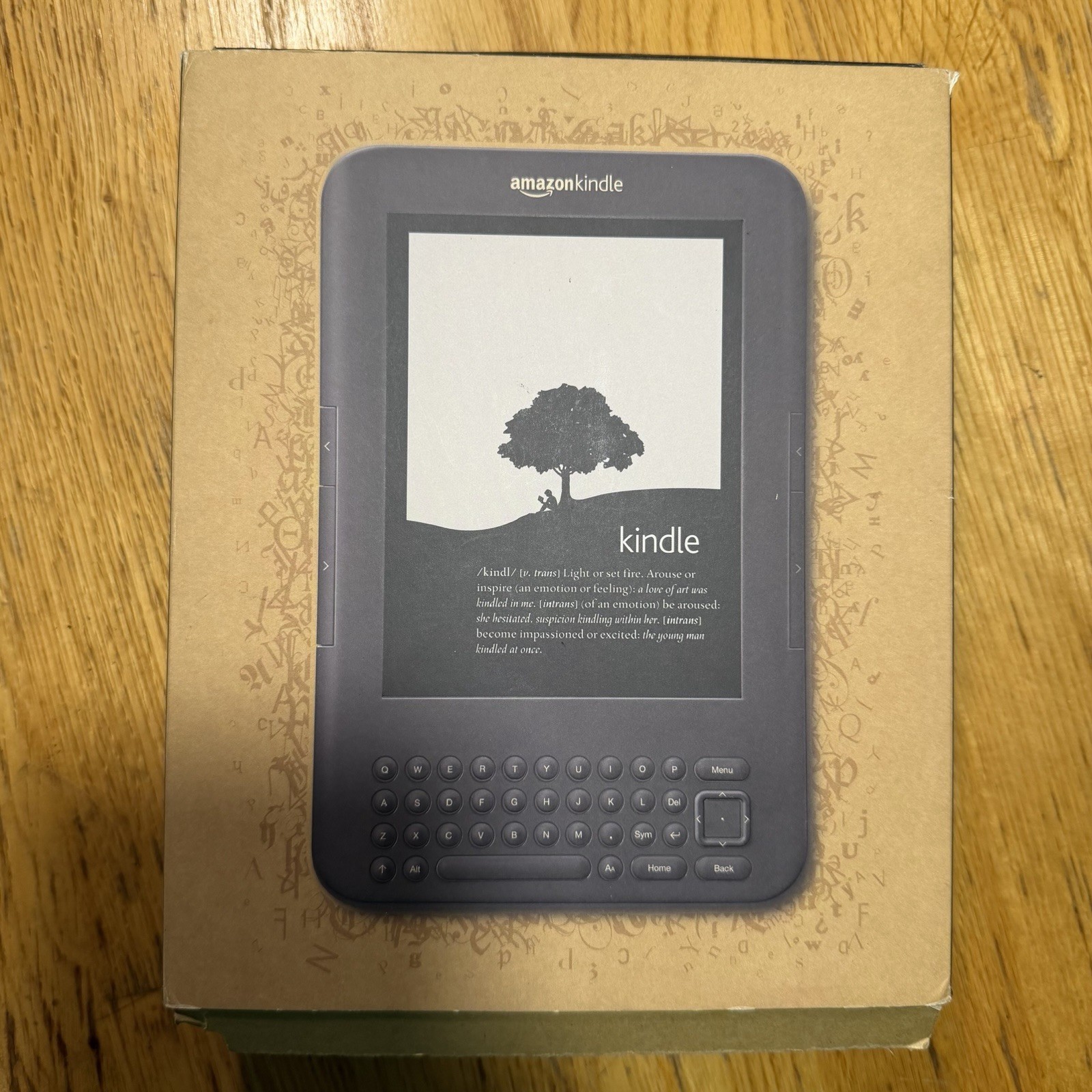 Kindle 3rd Gen Bundled w/OEM Charging Cable. Tested Works Complete in OEM Box
