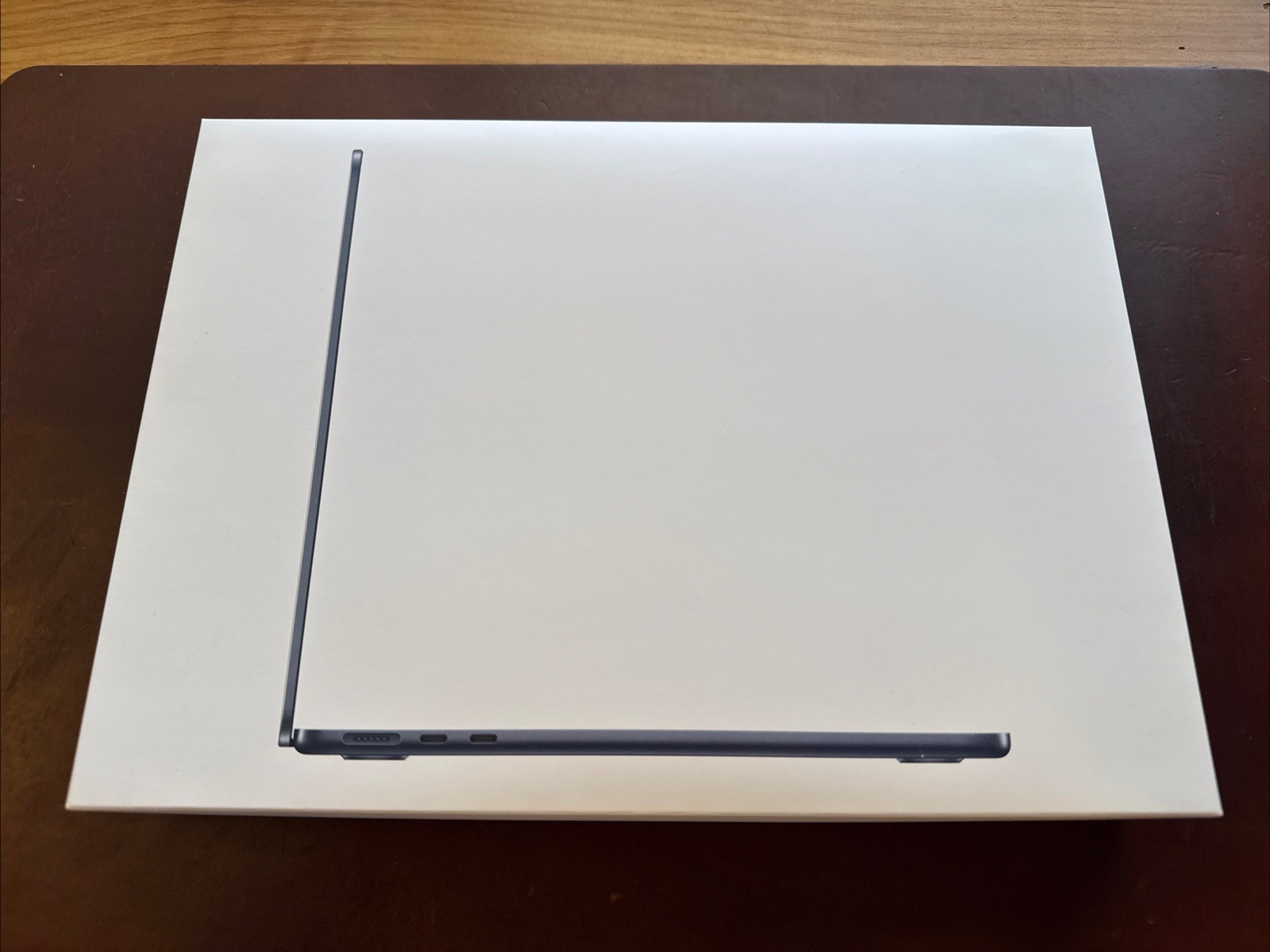New Apple MacBook Air 13.6" M5 Chip 10C CPU 8C GPU - 16GB RAM 512GB SSD - SEALED