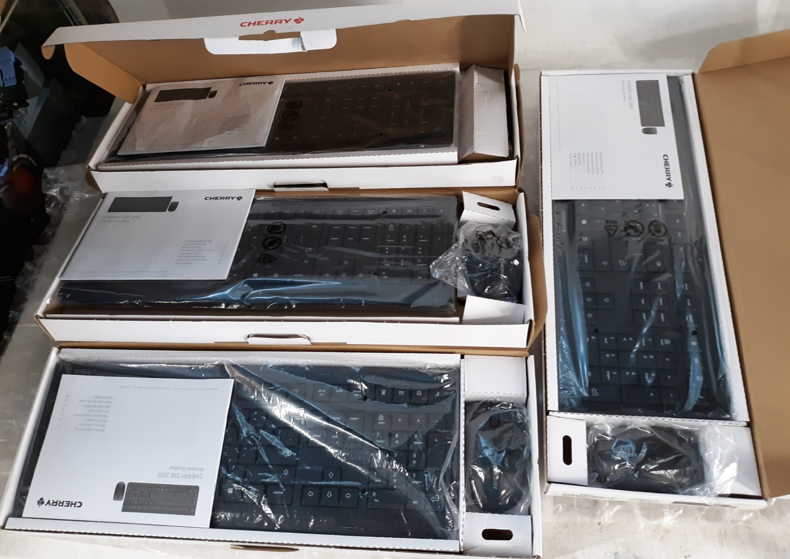 Lot of 4 Cherry DW 3000 Wireless Desktop Keyboard w/ 3x Mouse NEW *OPEN BOX*
