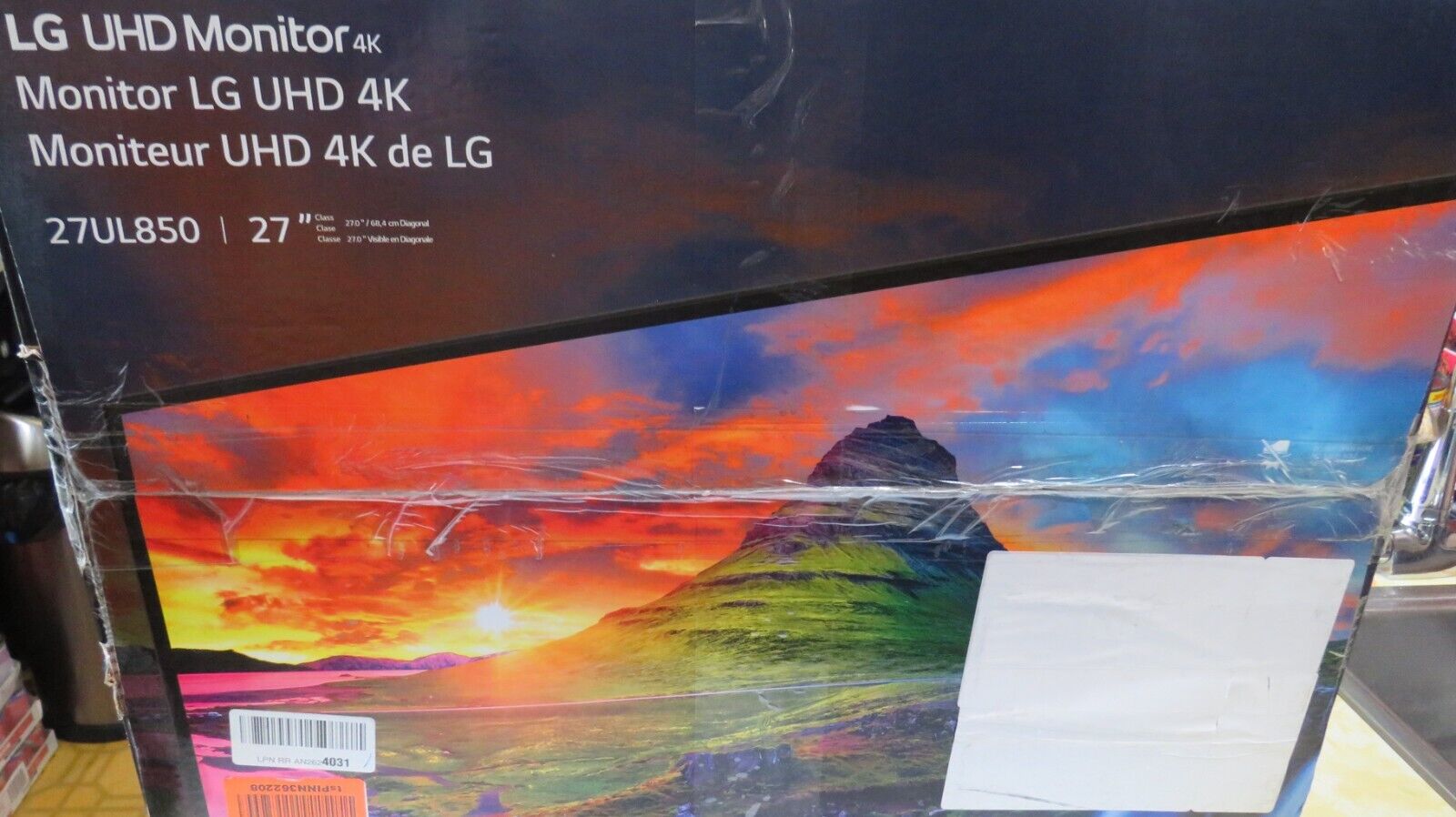 LG 27UL850-W 27 inch 4K UHD IPS LED Monitor with VESA DisplayHDR 400