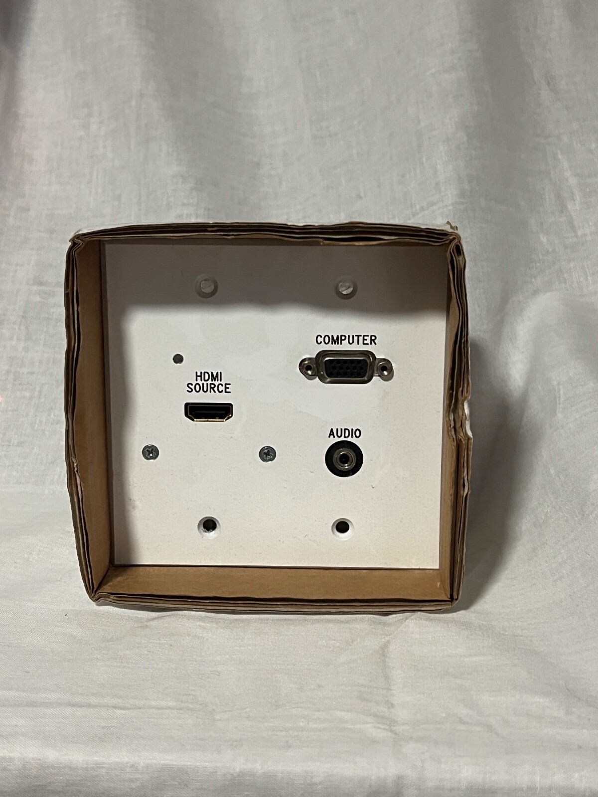 Panel Crafters two gang plate white HDMI VGA AUDIO AVI-IA-WQ303685 New in Box