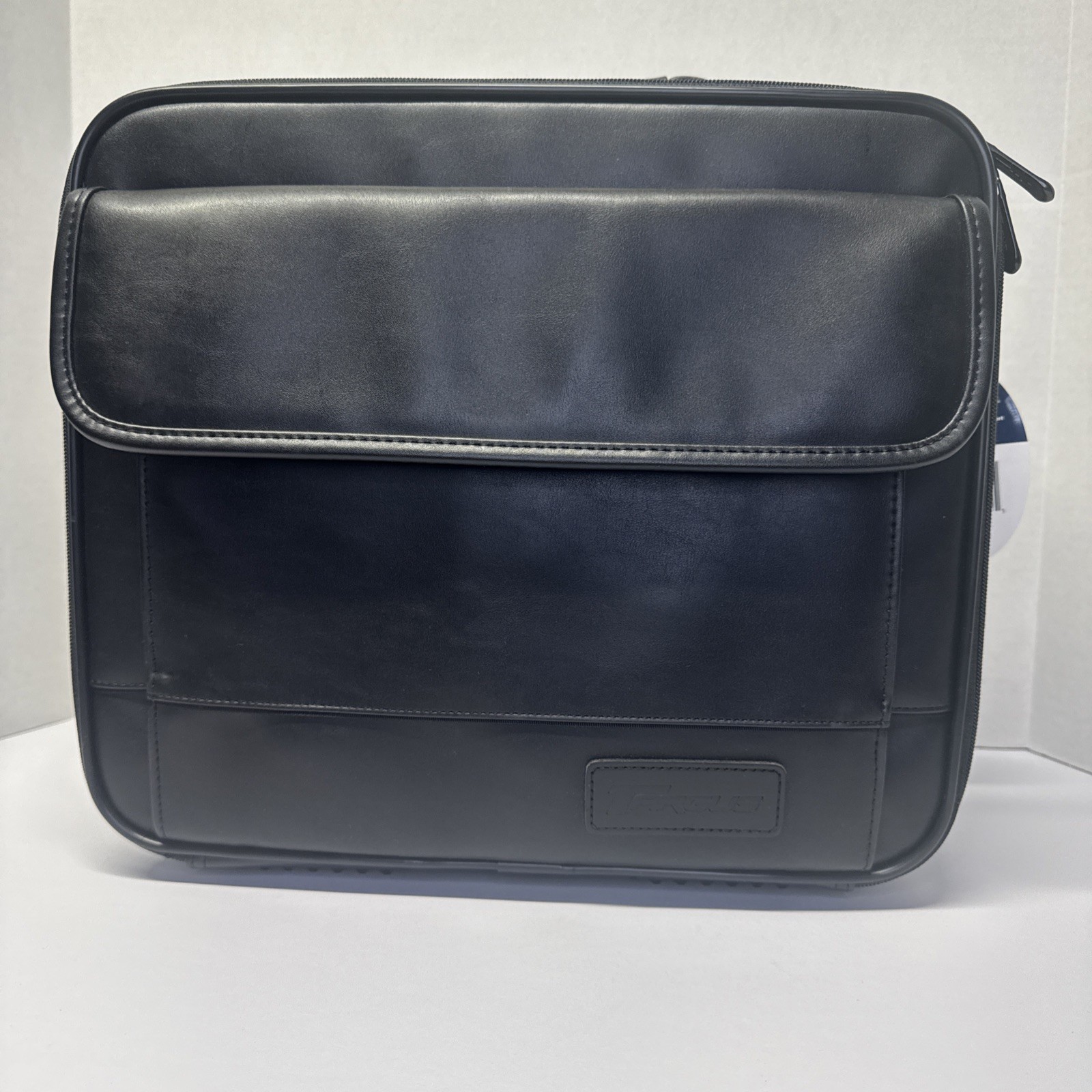 Targus Black 15.4" Universal Notebook Case - Model CUN1/OCU2 ~ NEW