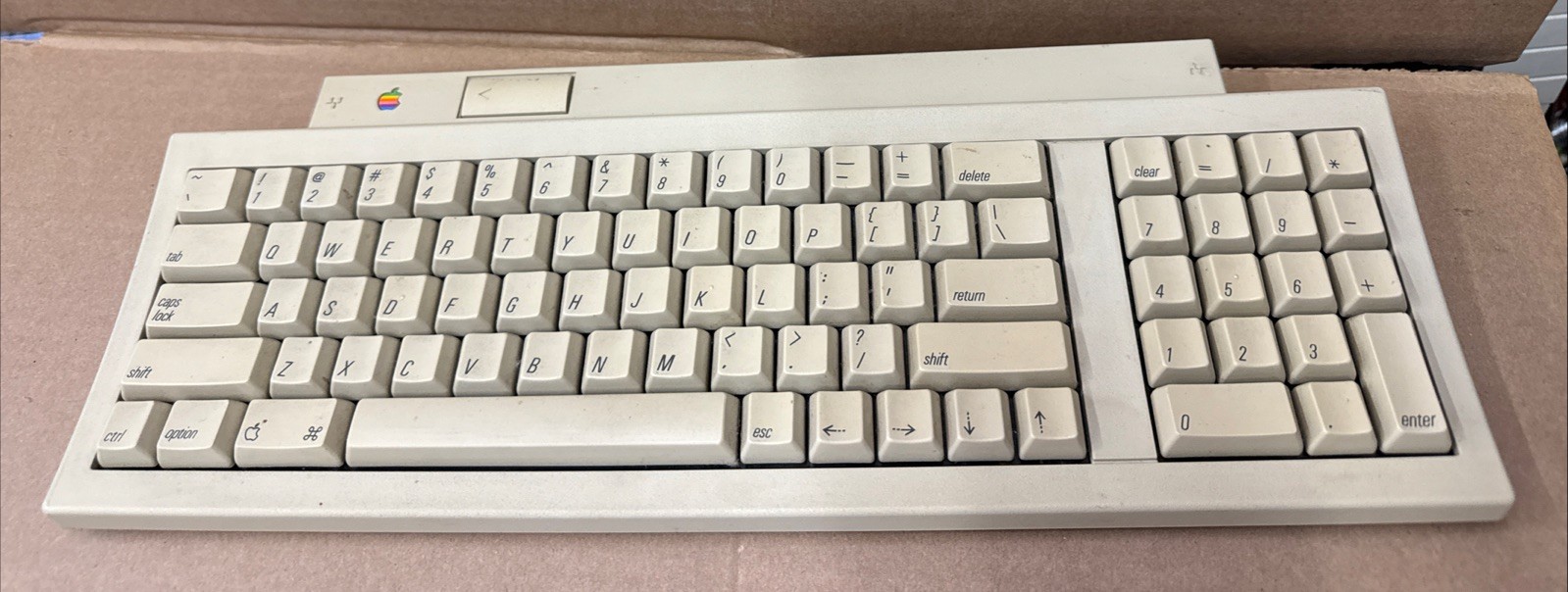 Apple Keyboard II M0487 ADB Beige Vintage Extended Keyboard - Good Condition