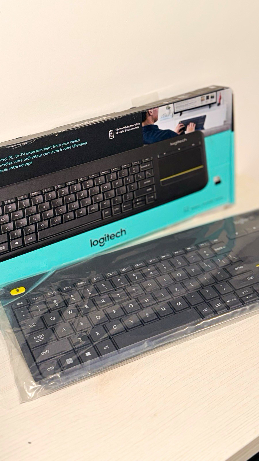 Logitech K400 Plus Compact Wireless Keyboard Built-In Touchpad Black QWERTY