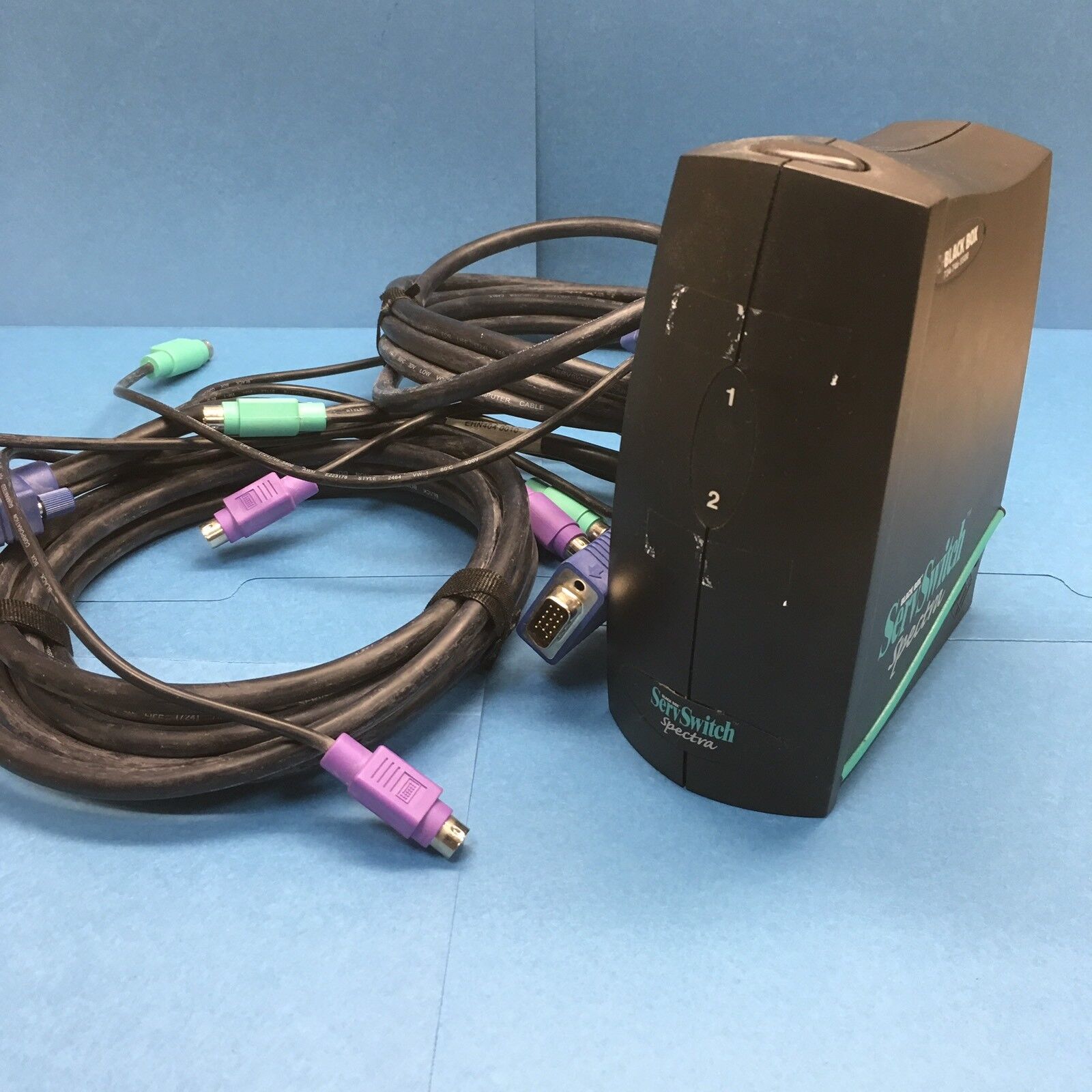 Black Box ServSwitch Spectra 2 Port KVM Fd SW681A w/cables(2)