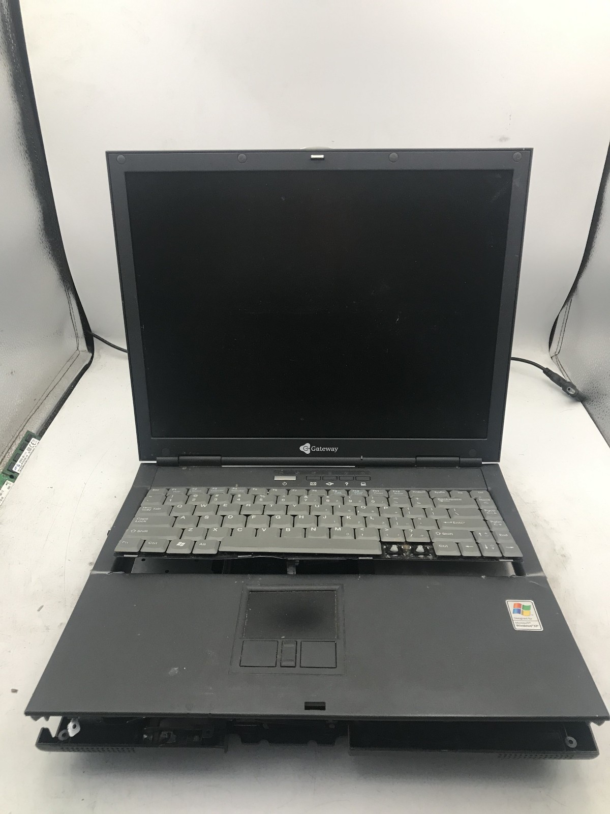 GATEWAY M305CRV - FOR PARTS/REPAIR - INTEL PENTIUM 4 - NO RAM - READ DESCRIP -BB