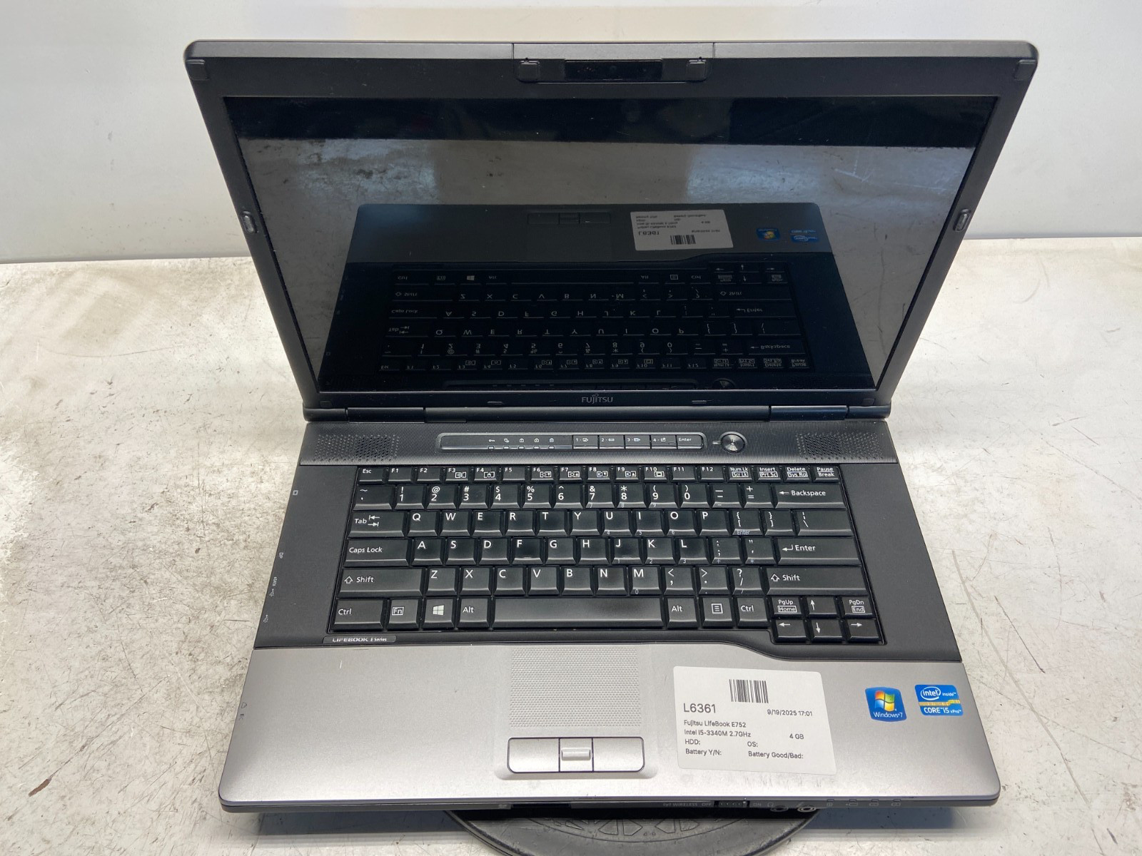 Fujitsu LifeBook E752 Intel i5-3340M 2.7GHz 4 GB NO HDD