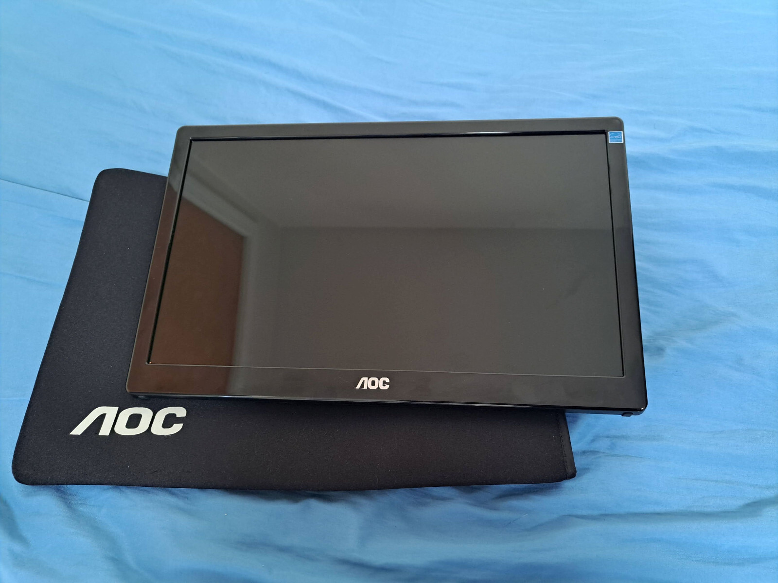 -  AOC E1659FWU 15.6 inch Widescreen