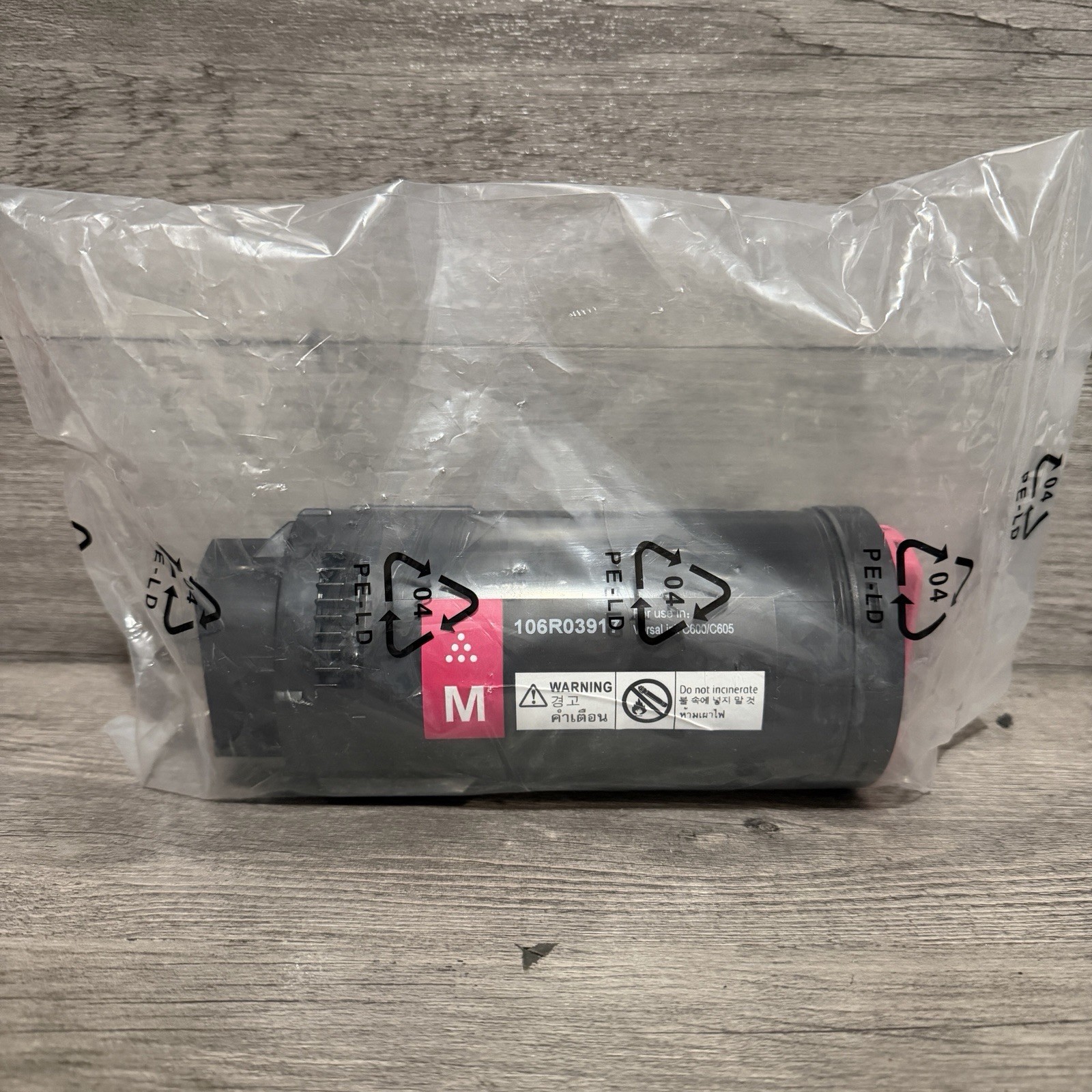 106R03917 Magenta Extra High Capacity Toner Cartridge  VersaLink C600