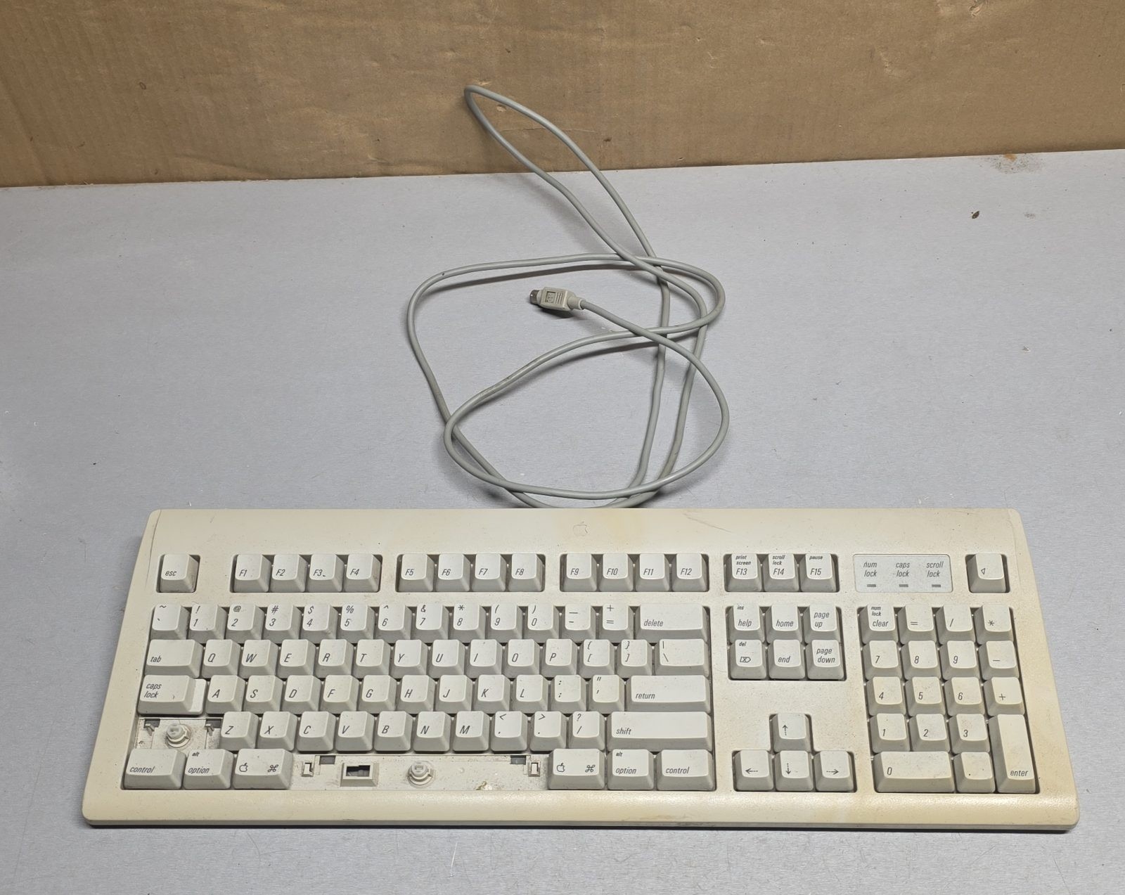 Apple Design Keyboard M2980 ADB Wired Keyboard Untested