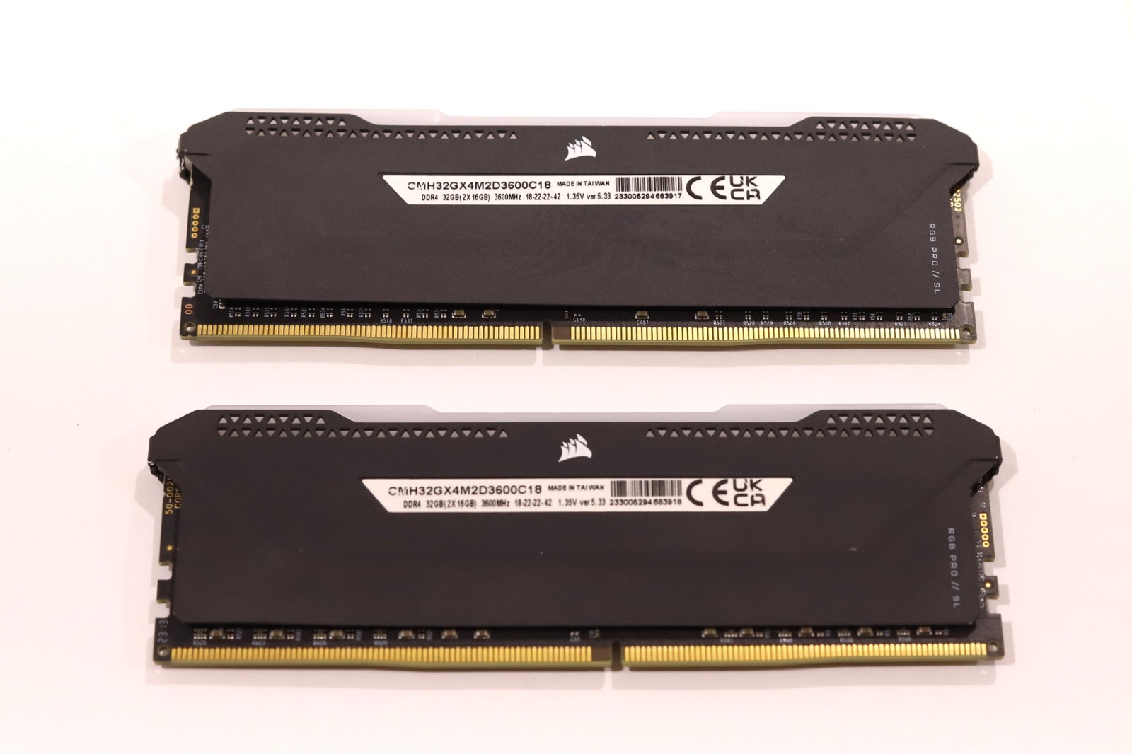 Corsair Vengeance 32GB (2x16GB) PC4-28800 DDR4-3600MHz RAM CMH32GX4M2D3600C18