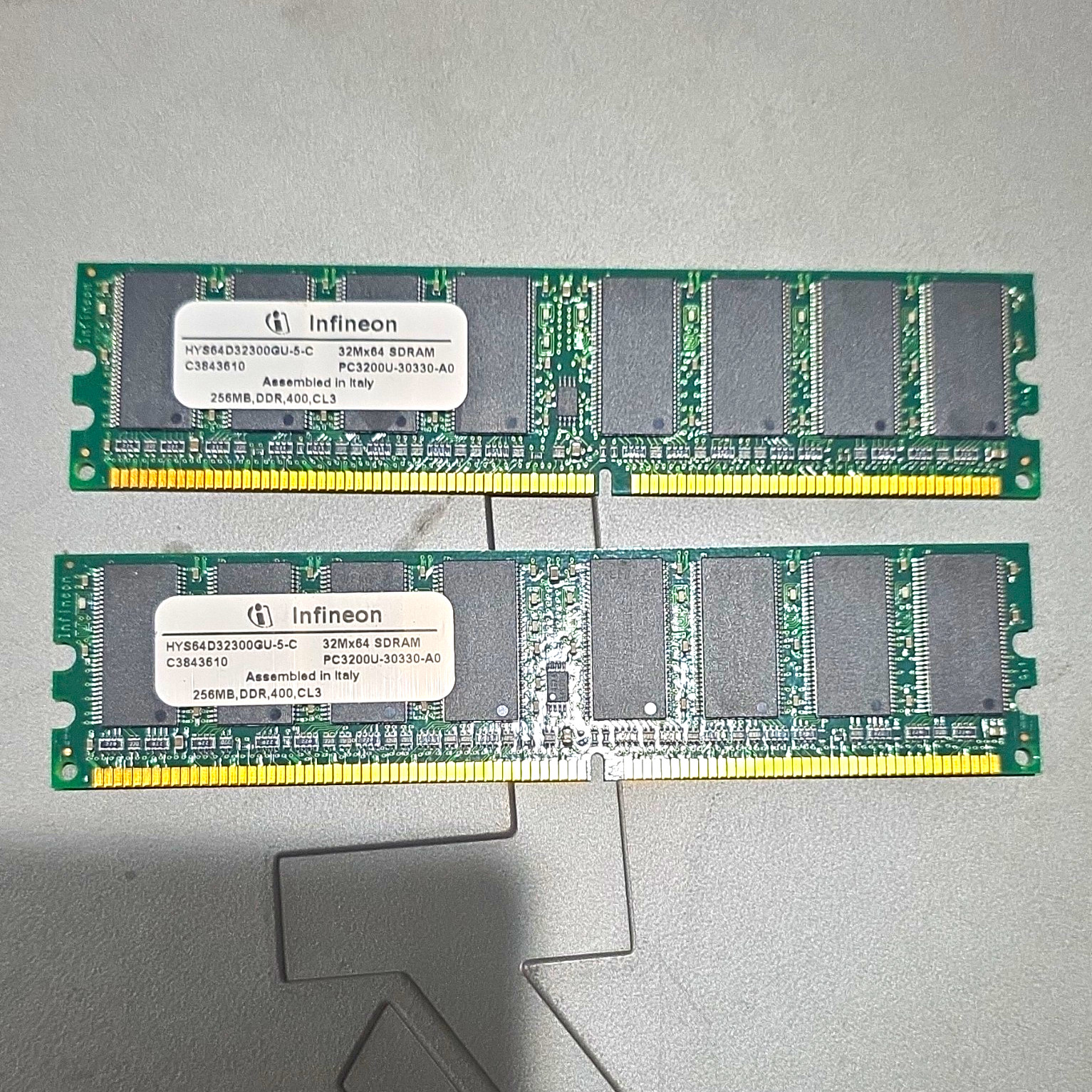 Infineon 2x256MB DDR1 SDRAM DIMM PC3200U CL3 184-Pin HYS64D32000GU-5-C