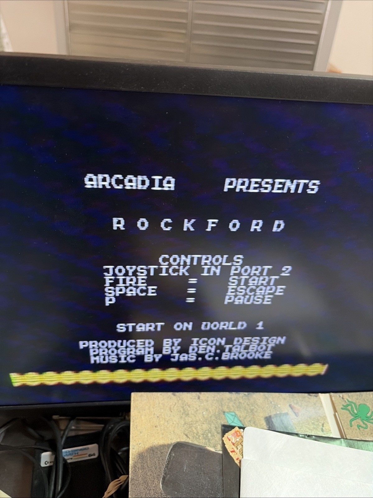 Working Commodore 64 & 1541 Disk Drive With Manual And Rockford Game And Epyx Fa