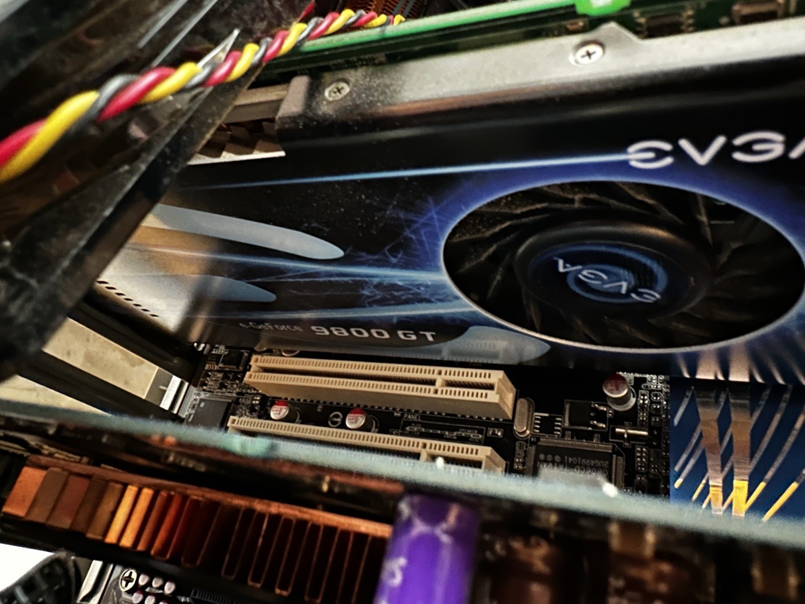 EVGA NVIDIA GeForce 9800 GT 512MB DDR3 PCIe 2.0 DVI VGA Multi Monitor