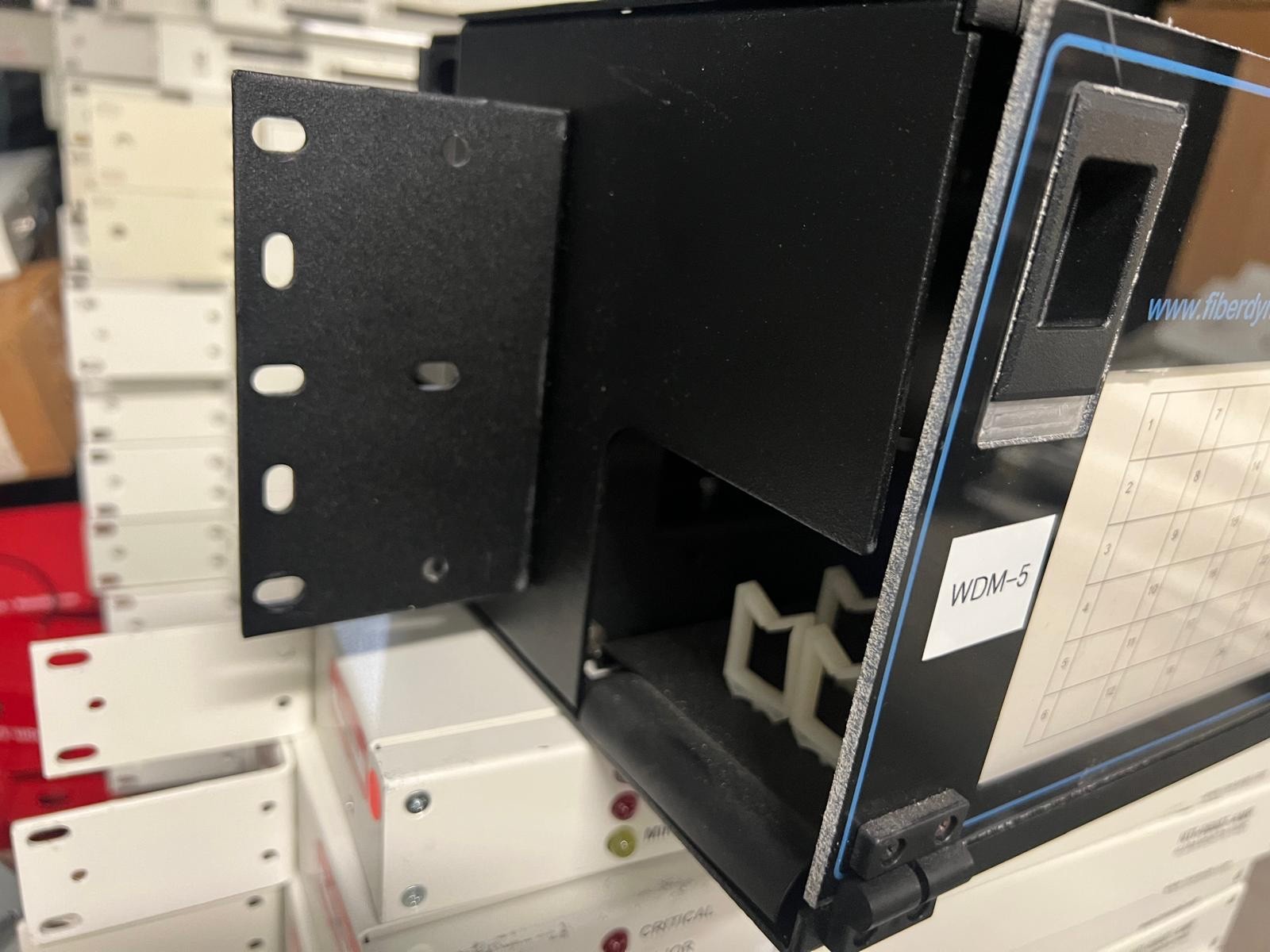 FIBERDYNE LAB FIBER OPTIC TERMINATION SHELF 060-10166-006
