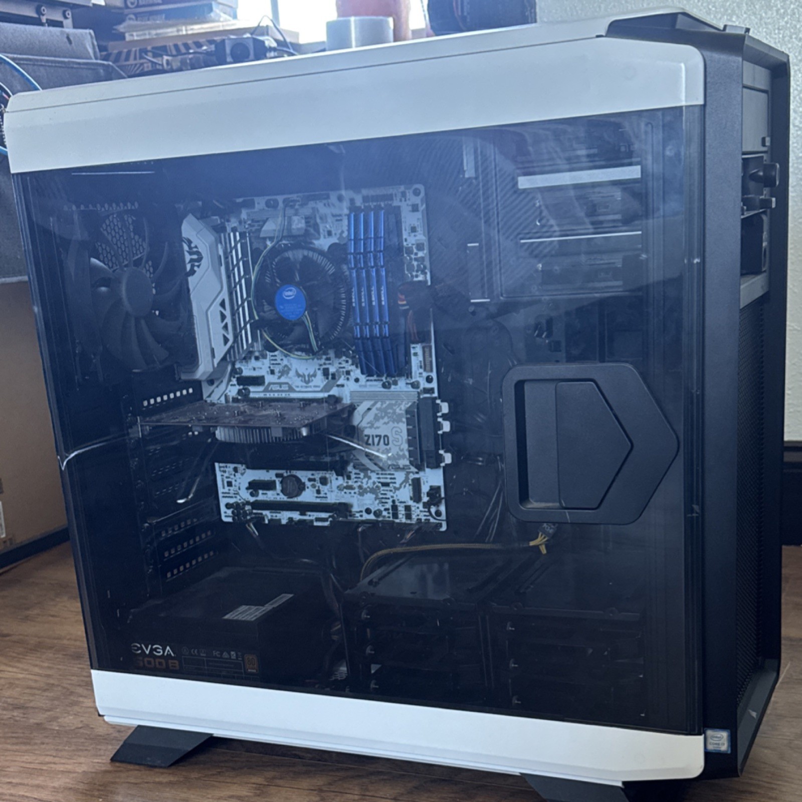 Corsair Desktop, Full Tower, Intel i7 READ DESCRIPTION 