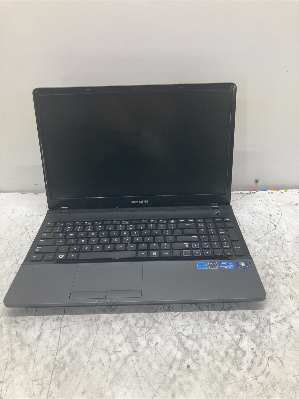 Samsung Notebook 300e Intel i3-2350M 4GB RAM No HDD No OS Boot to BIOS