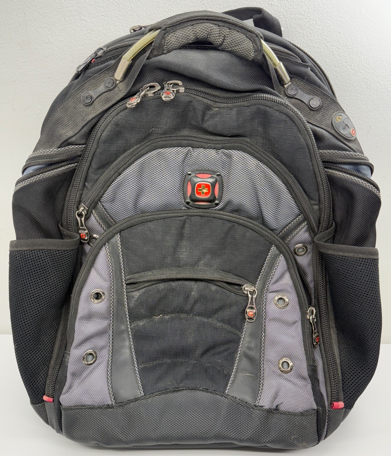 Swiss Gear Backpack Wenger Synergy Computer Laptop Pocket Bag Adult Protective