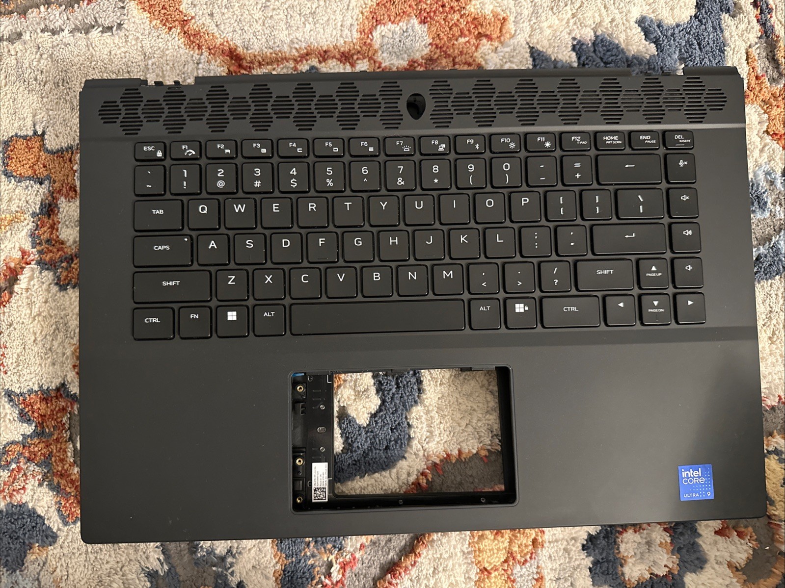 Dell  ALIENWARE M16 R2 Palmrest W Backlit US Keyboard - C1MH5 0C1MH5 AW3