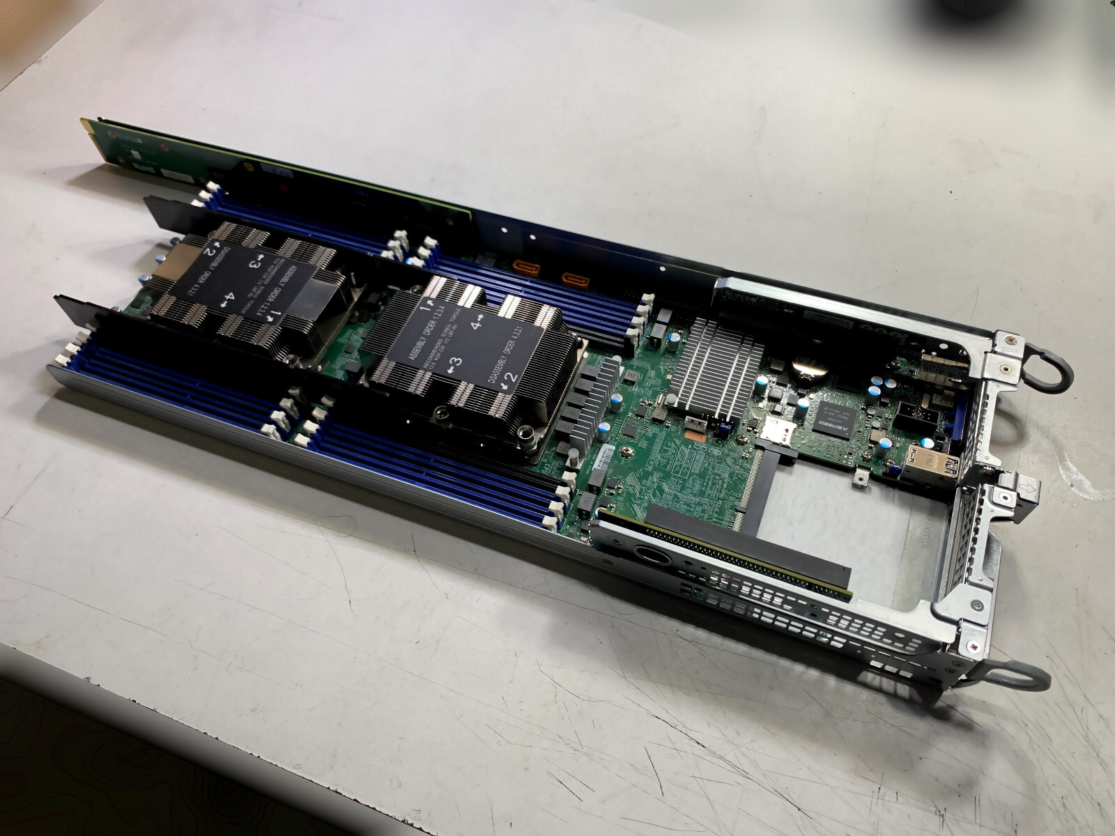 Supermicro X11DPT-PS Motherboard Node Xeon CPUs and Heatsink and Chassis include