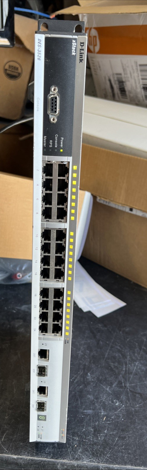D-Link DES-3528 28-Port  Ethernet Switch
