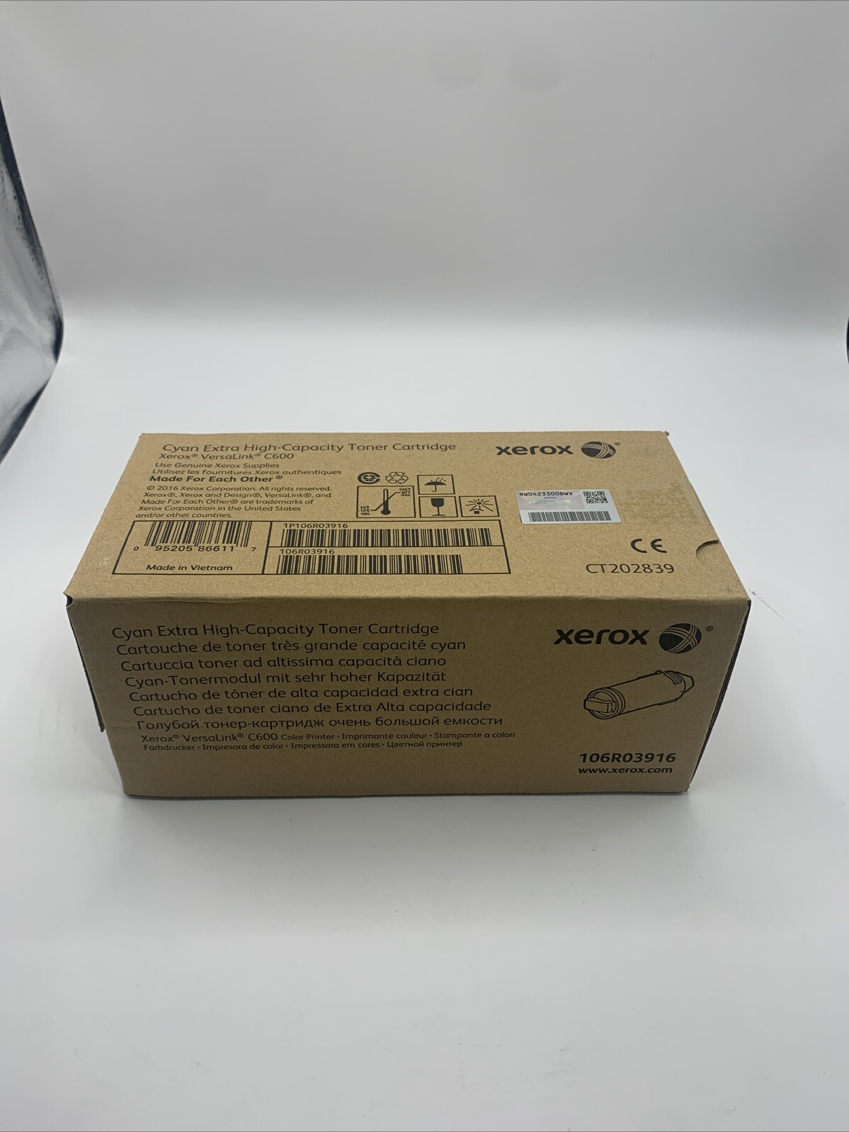Xerox 106R03916 Cyan Extra High Capacity Toner Cartridge for VersaLink C600