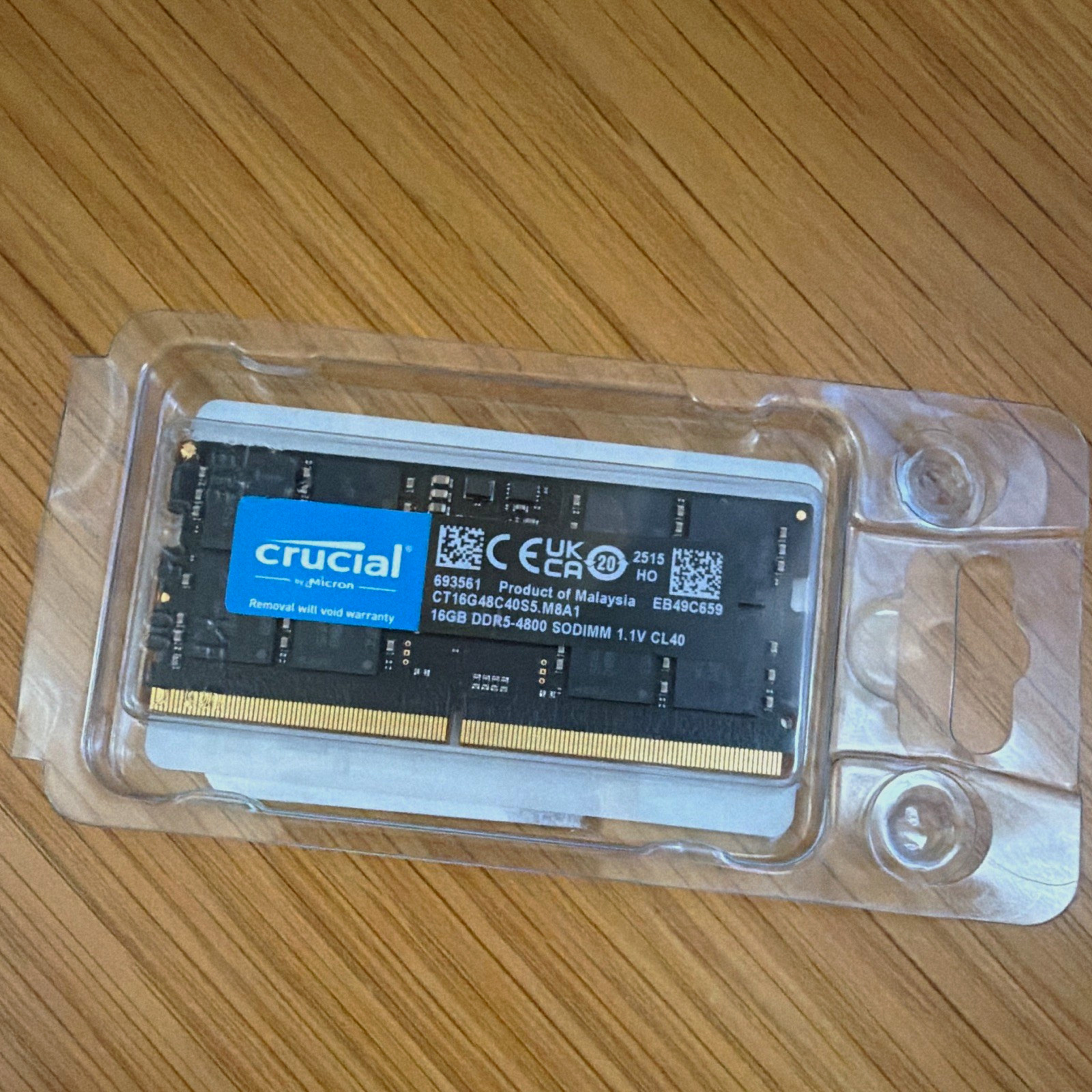 Crucial 16GB DDR5-4800 SO-DIMM 262-Pin Non-ECC RAM CT16G48C40S5.M8A1