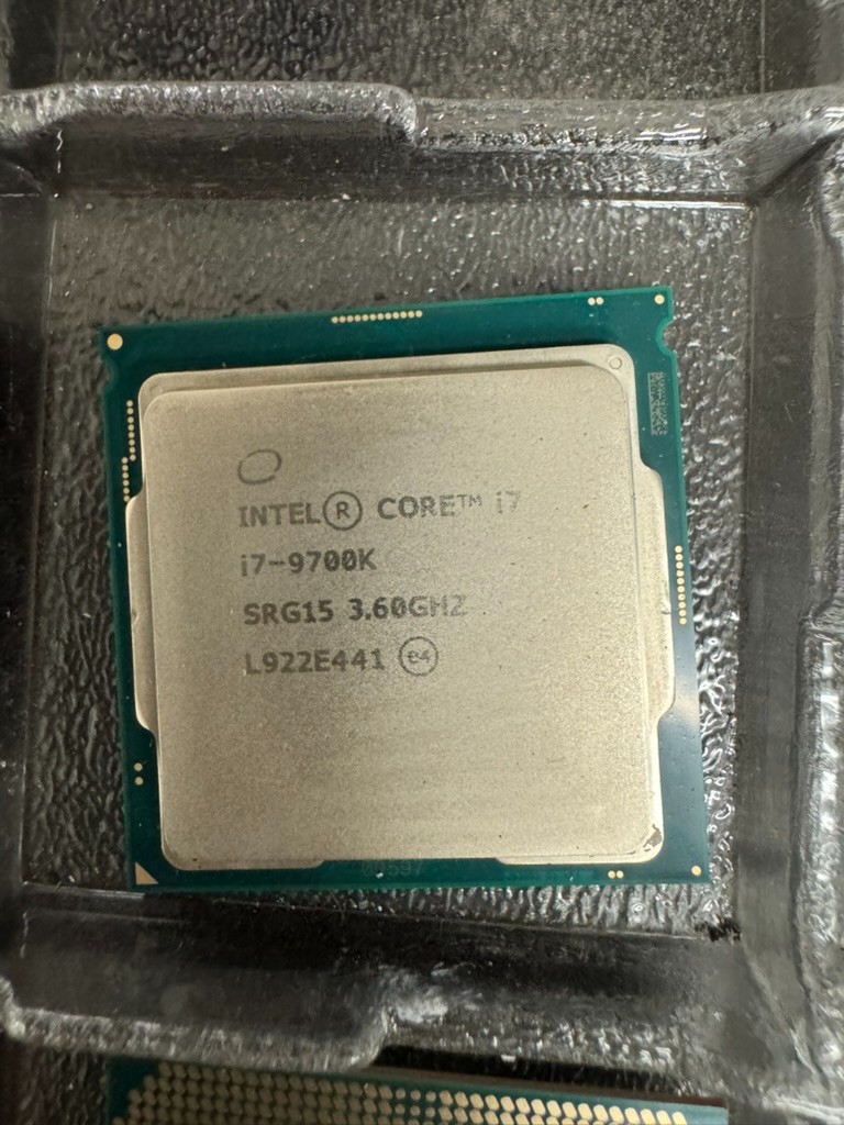 Intel Core i7-9700K 3.60GHz 8-Core LGA1151 Desktop CPU Processor Unlocked