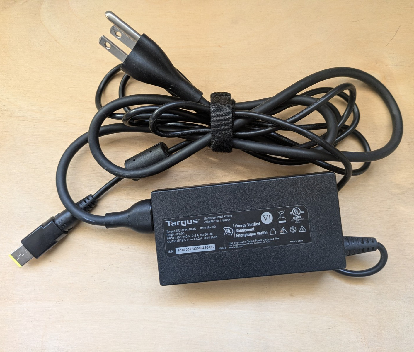 Targus Laptop Universal Charger APA110US 90W 19.5V - 4.62A - (Yellow 3X9 Tip)