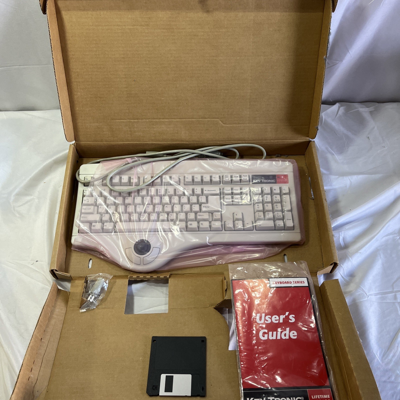 Vintage Keytronic Lifetime Series Keyboard w/ Built In Trackball Retro Computer