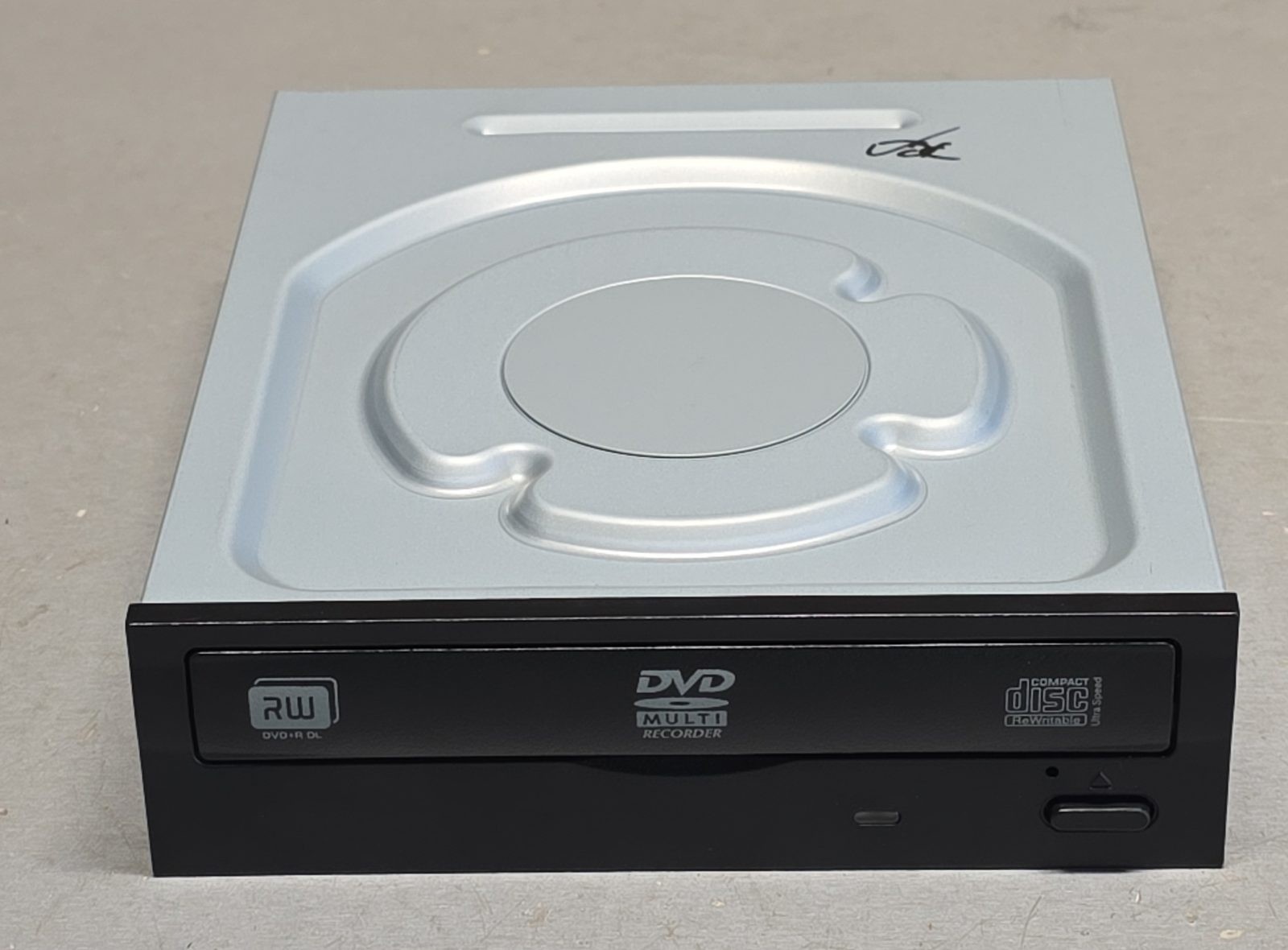 Lite-On iHAS124-04 SATA DVD/CD Rewritable Drive Black Bezel