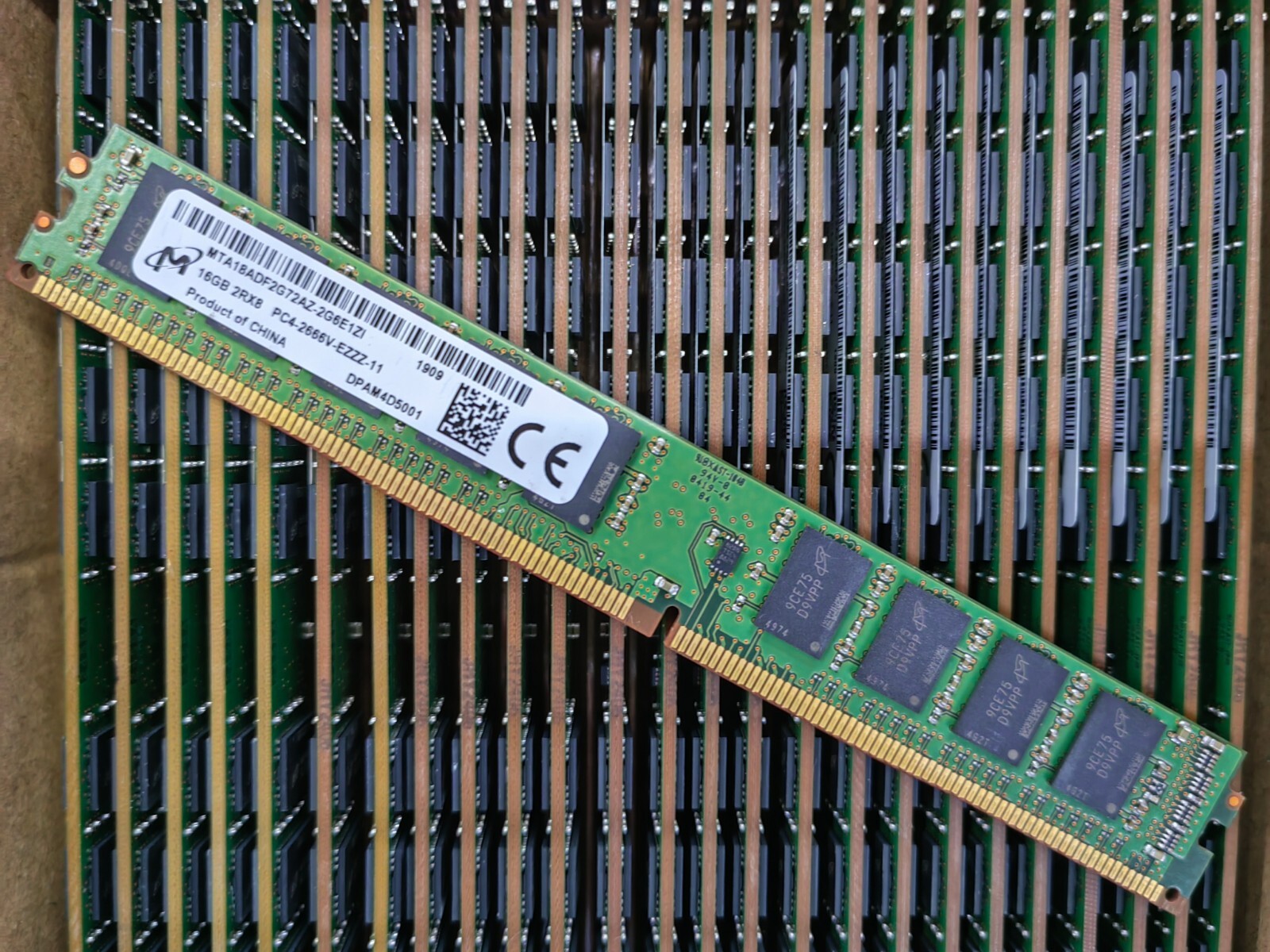 Micron 16GB DDR4 2666 VLP ECC UDIMM RAM 2Rx8 PC4-21300 MT 18ADF2G72AZ-2G6E1 288p
