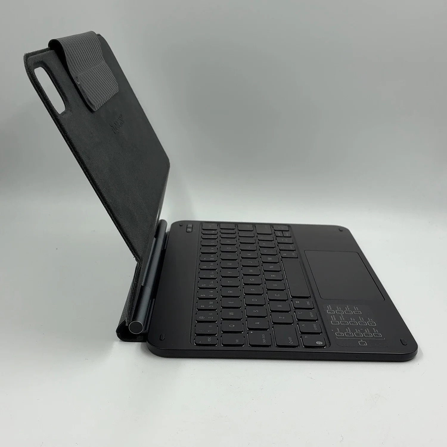 Typecase Edge Keyboard Case for iPad Pro 11" M5/M4 