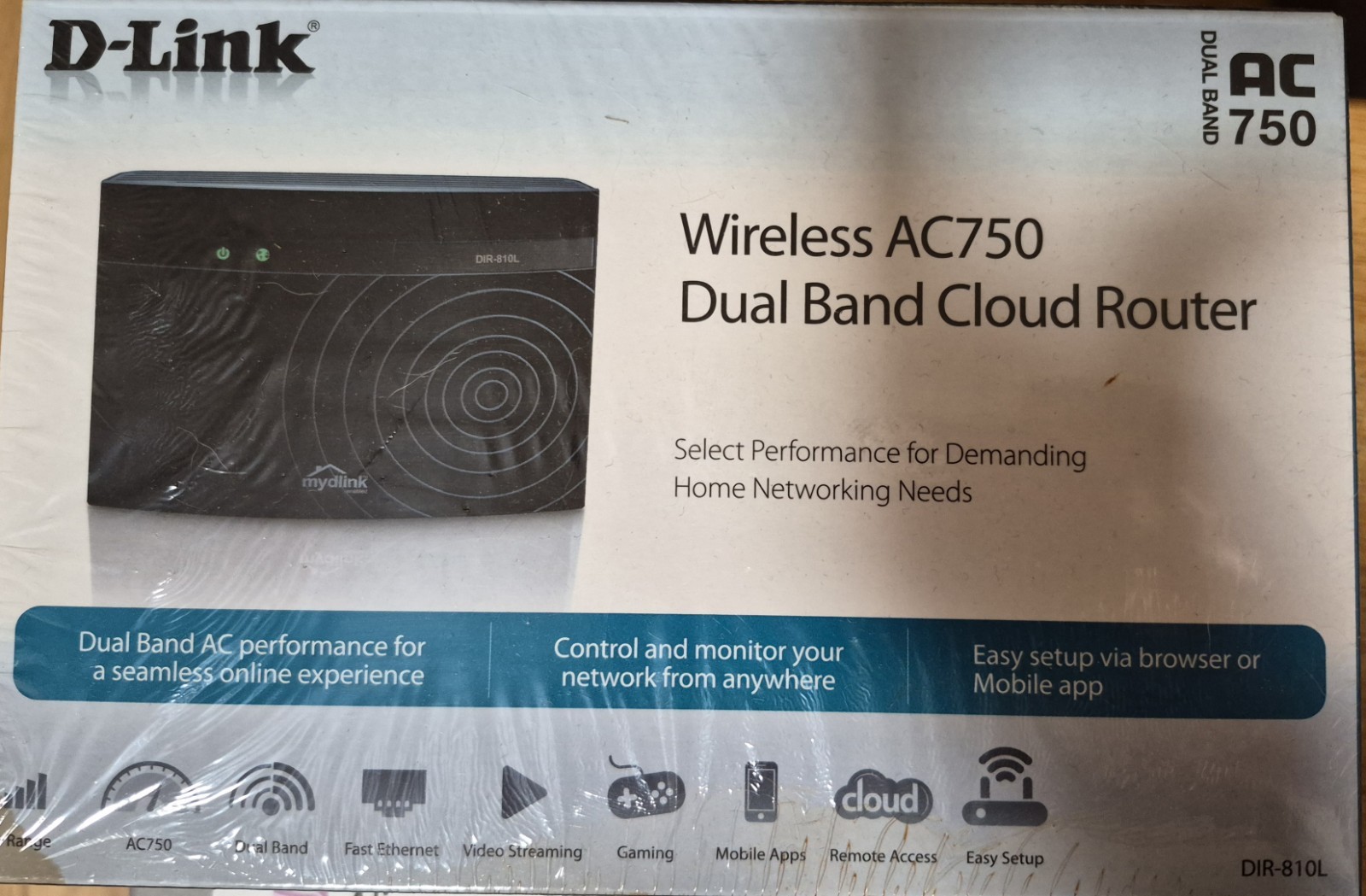D-Link DIR-810L AC750 Dual-Band Wireless Router 4-Port 750 Mbps WPS Black