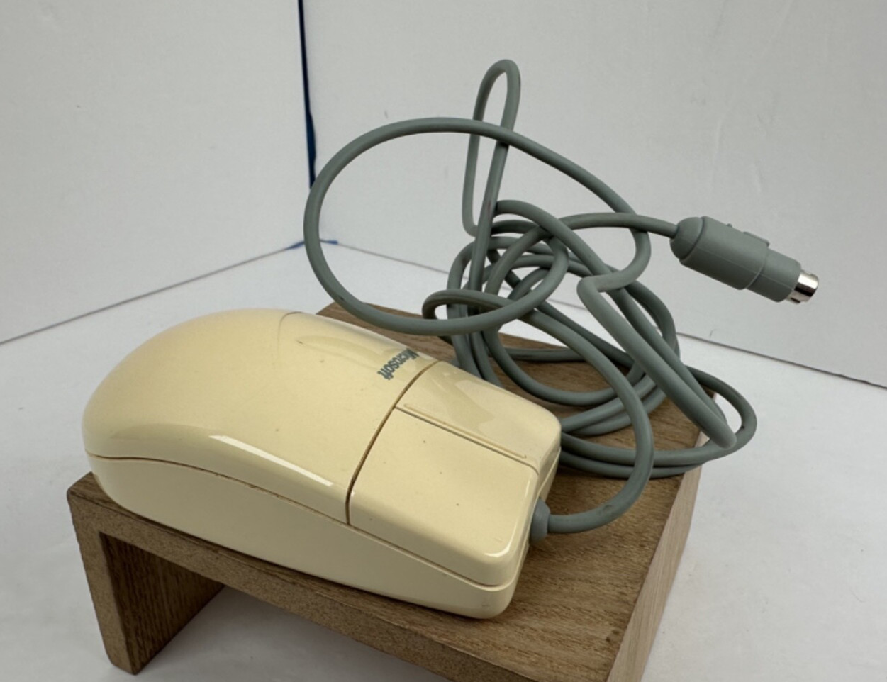 Microsoft Serial-Mouse Port Compatible 2.0 Computer Mouse - Model 58264