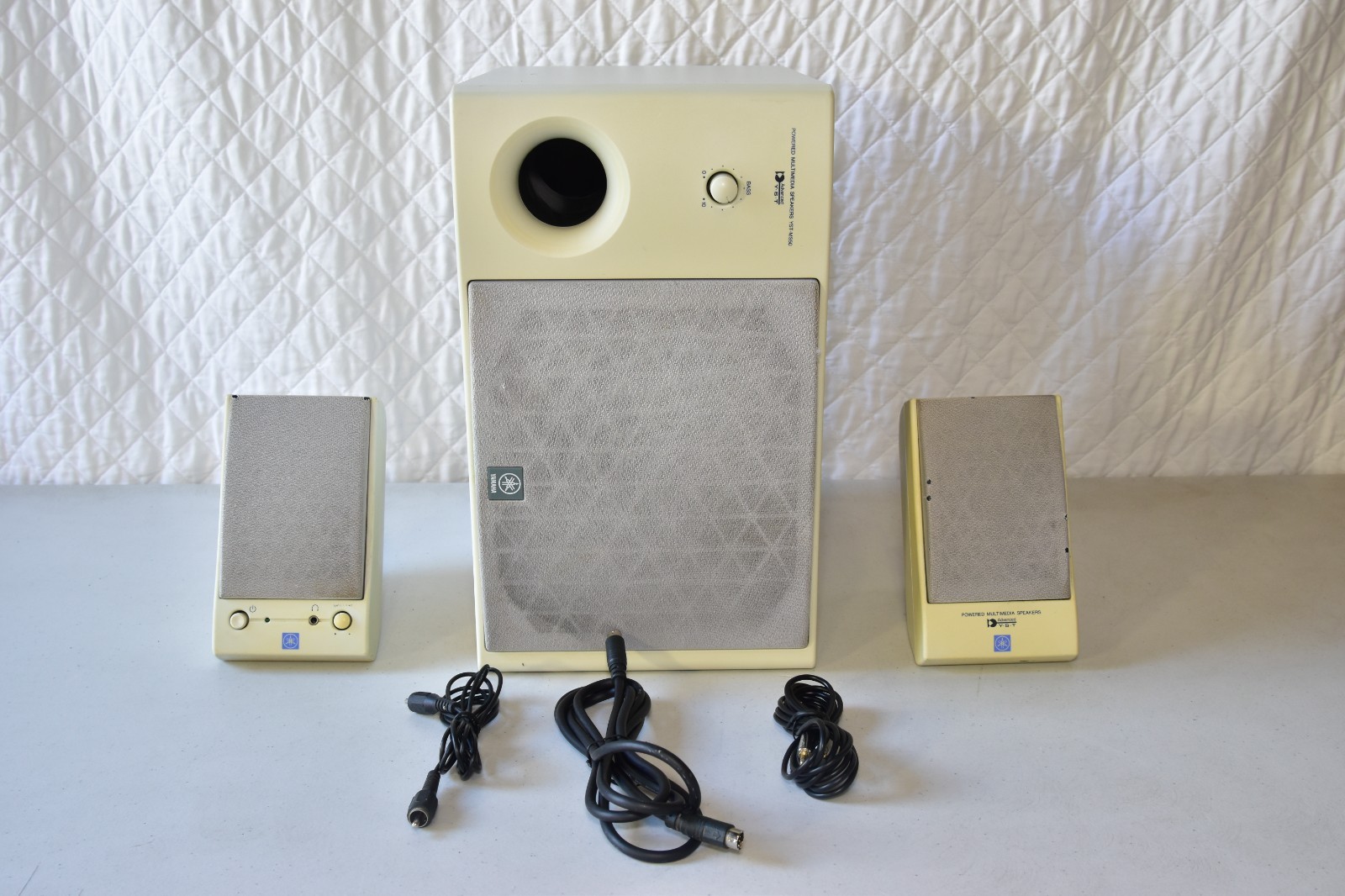 Yamaha YST-MS50 Powered Multimedia Speaker System 2.1 Channel Deep Bass Great