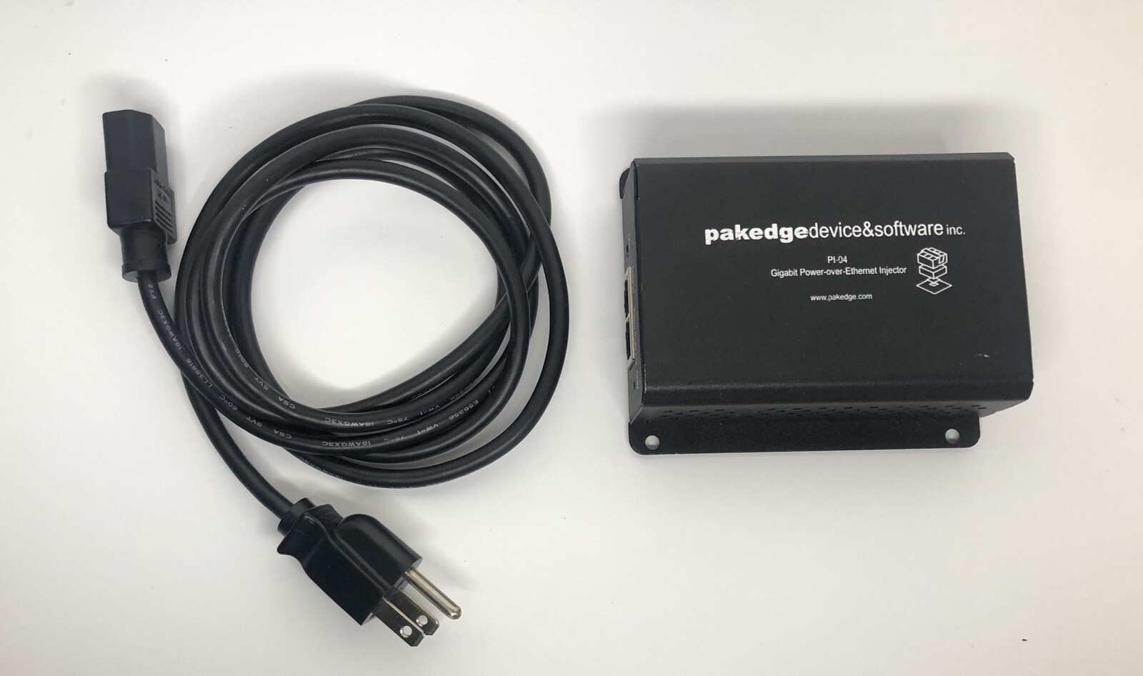 PAKEDGE PI-04  GIGABIT POWER-OVER-ETHERNET INJECTOR