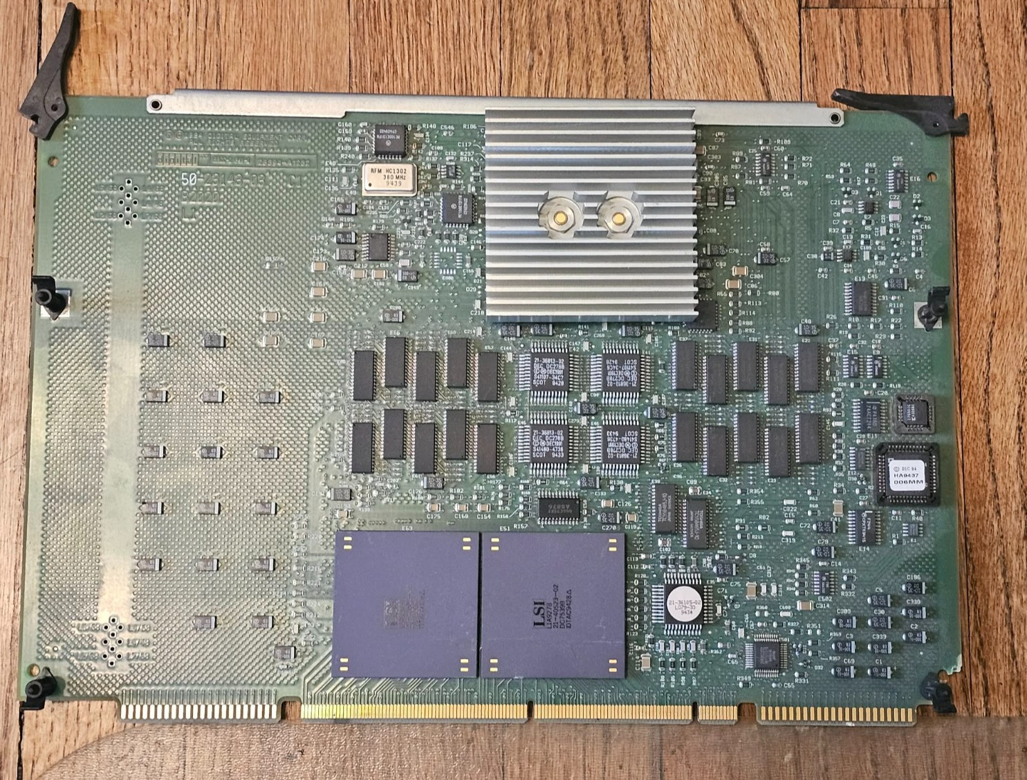 Rare Gold Digital DEC B-2020 AlphaServer 2000/2100 4/200 190MHz CPU 50-23143-03