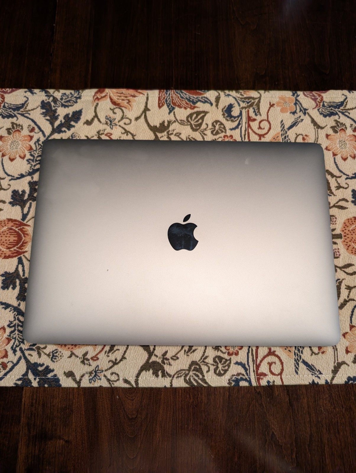 Mac Book 13 Inch 2019 