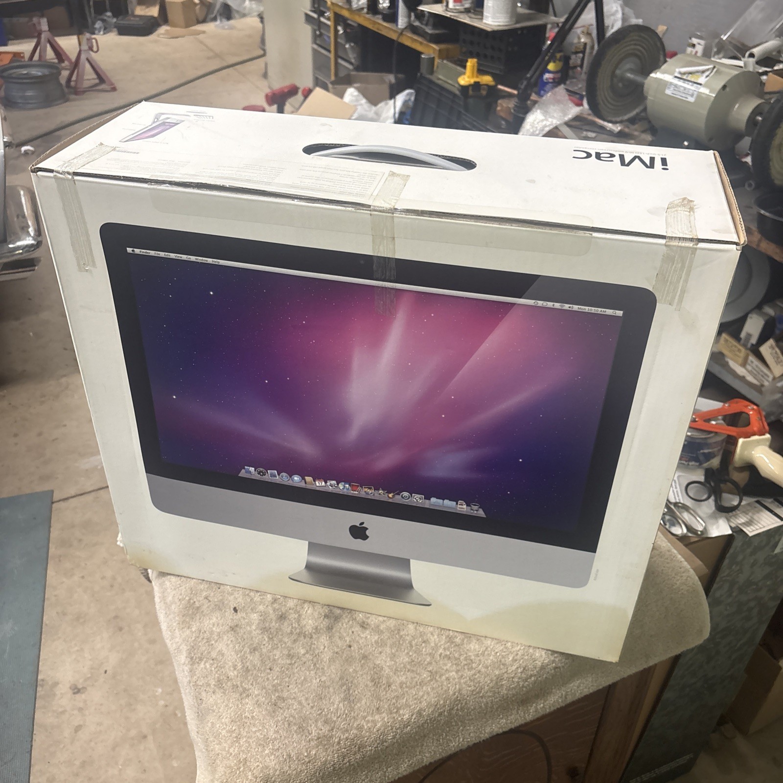 New/sealed In Box  Apple MC508LL/A iMac Computer,Keyboard,Magic Mouse