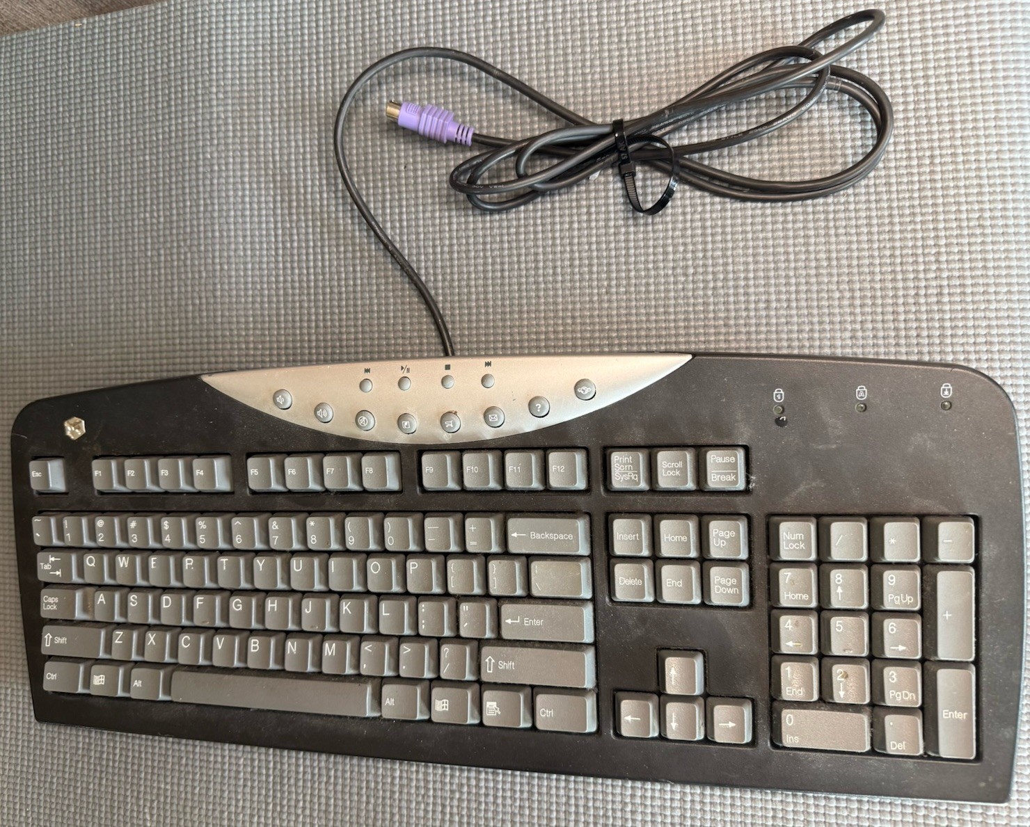 Vintage Gateway Multimedia Wired Keyboard - Black/Silver (Model SK-9920 / PS/2)
