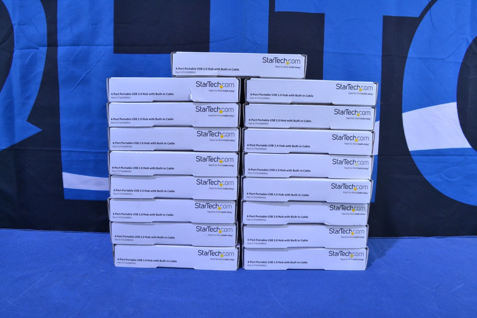 Lot of 17 StarTech 4 Port USB 2.0 Hub with Built-in Cable ST4200MINI2 (J022604)