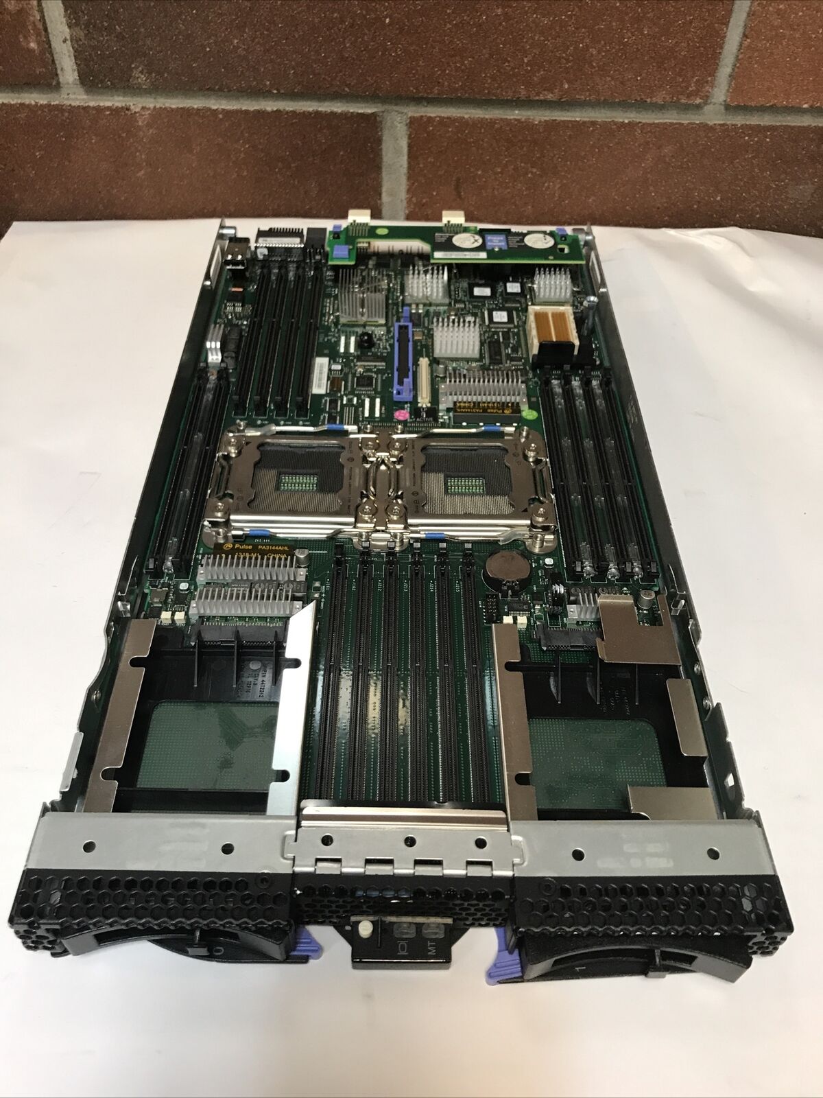 IBM 7875-AC1 HS23 Bladecenter Blade 2 x XEON Myricom 10GB-PCIE No CPU /Ram /HDD