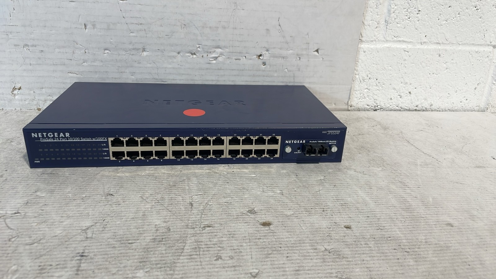 Netgear ProSafe JFS524F 24 Port 10/100 Switch with 100FX Fiber Network