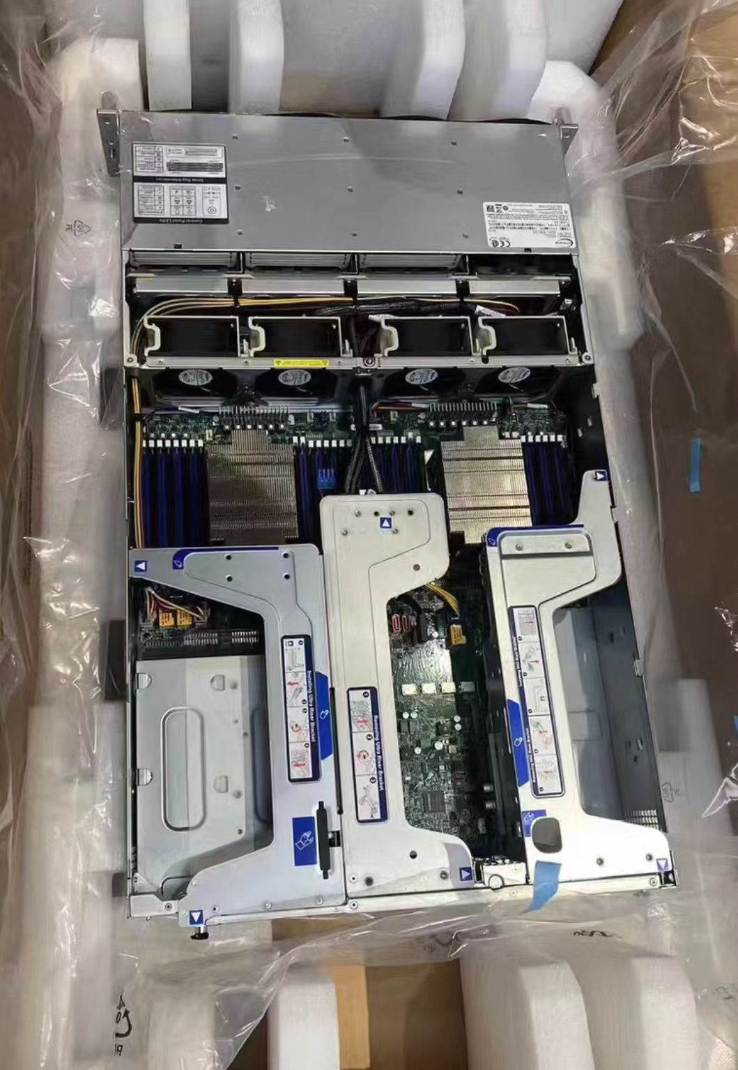 Supermicro AS-2023US-TR4 Server + 2x EPYC 7702 cpu  RAID 9364-8i