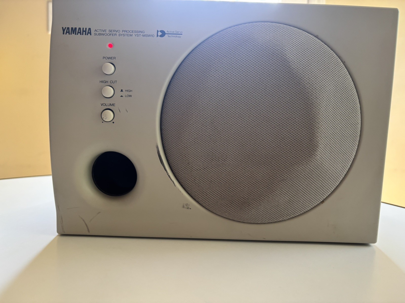 Yamaha YST-MSW10 Powered Multimedia Subwoofer Deep Base 25 Watts POWERS ON