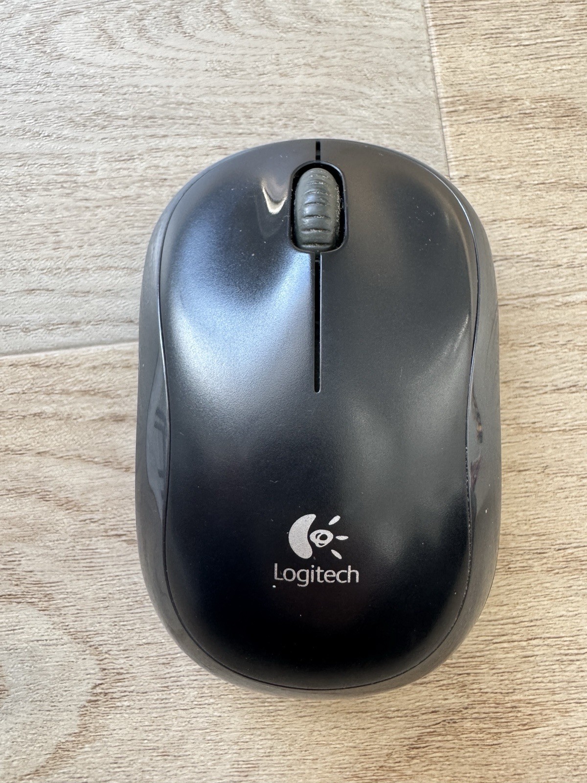 Logitech M225 Black 3-Button Wireless USB Optical Scroll Wheel Mouse Computer 